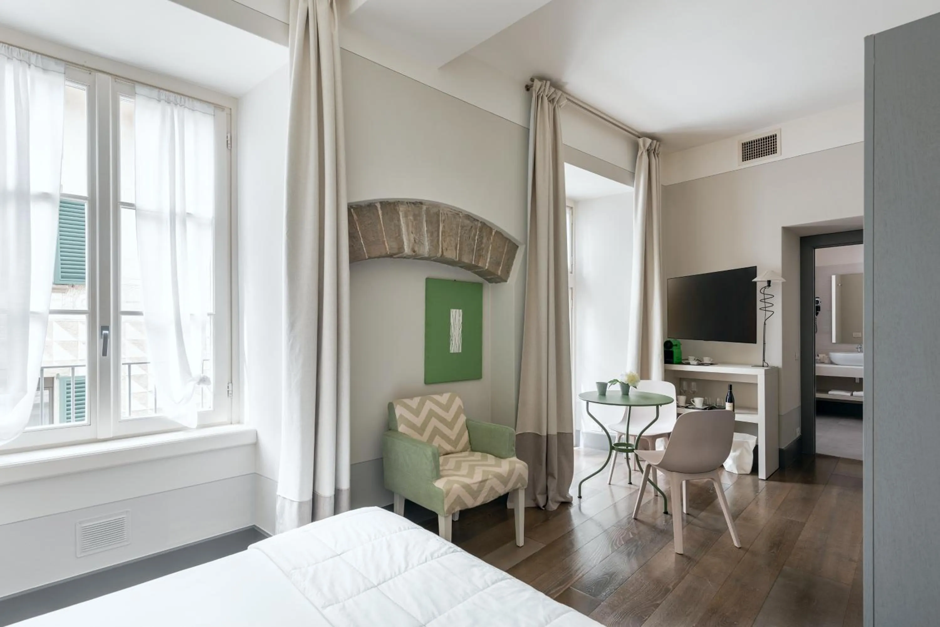 Bedroom, Bed in GombitHotel