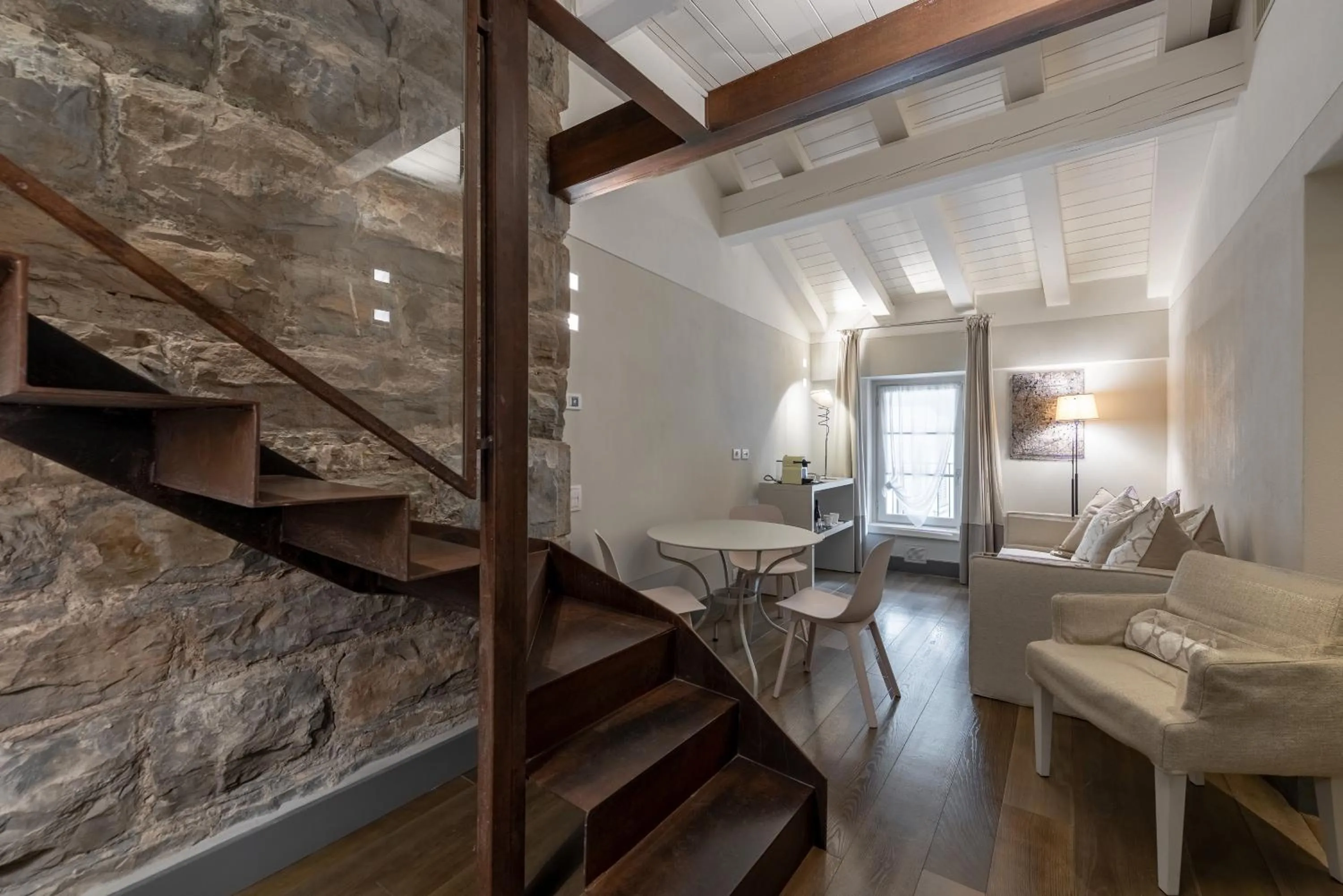 Living room, Bed in GombitHotel