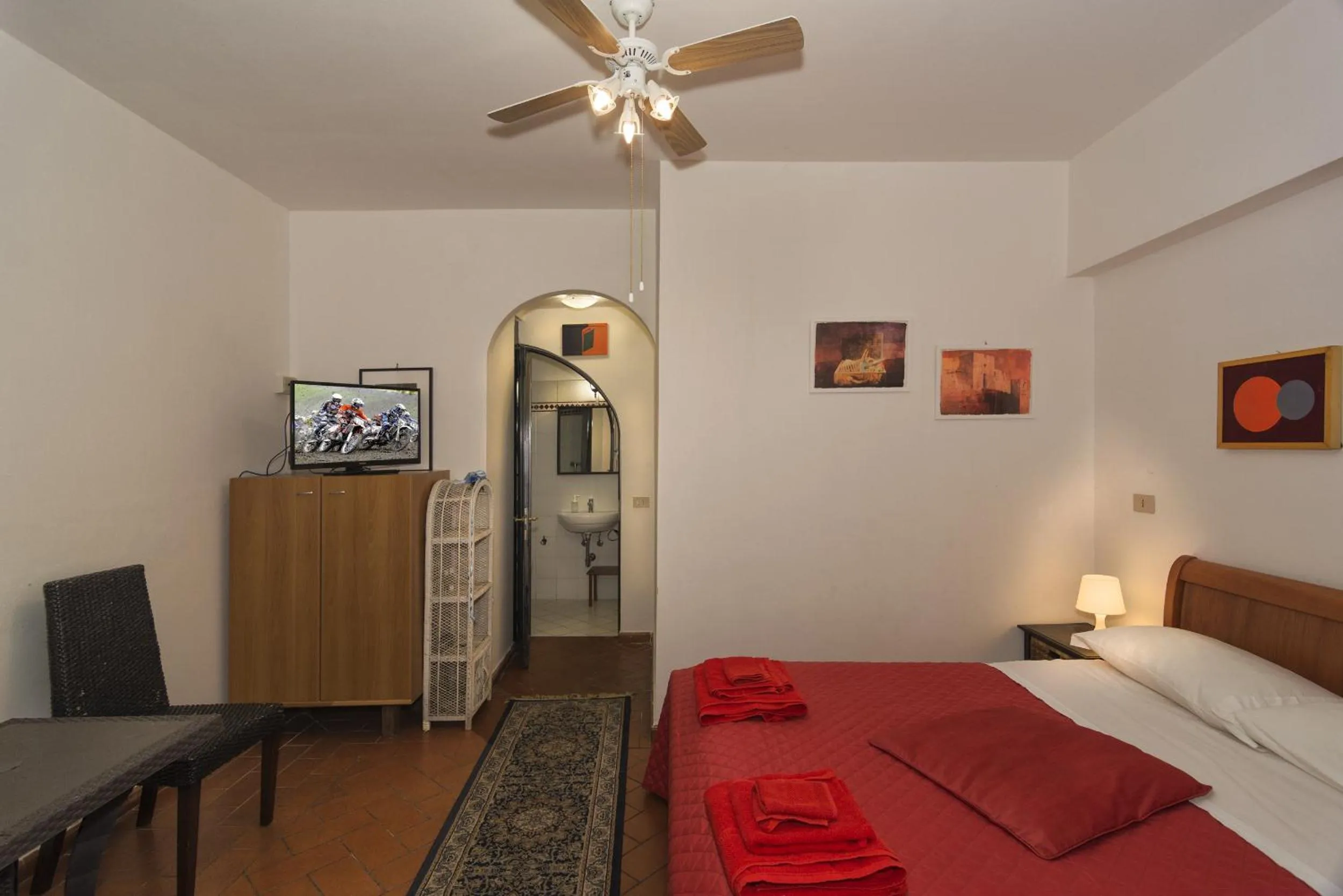 Photo of the whole room, Bed in Il Cielo di Lucio