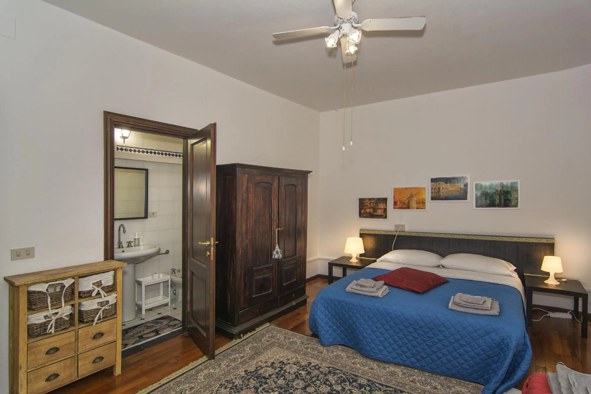 Photo of the whole room, Bed in Il Cielo di Lucio