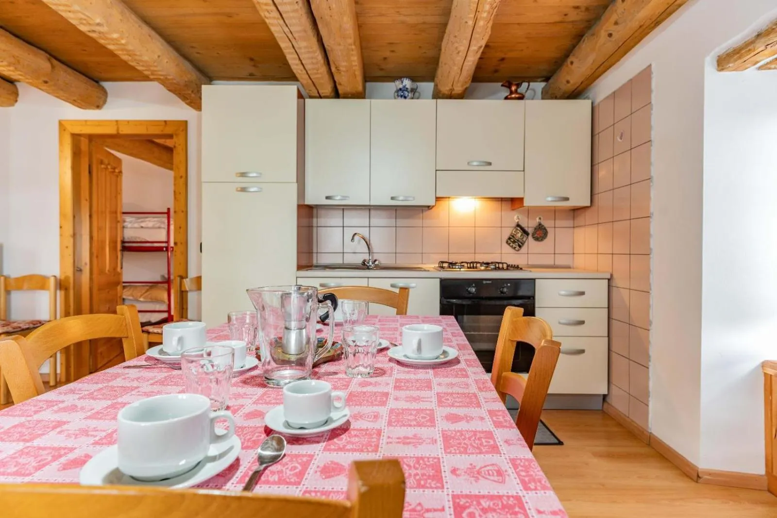 Kitchen or kitchenette in Chalet Musiera