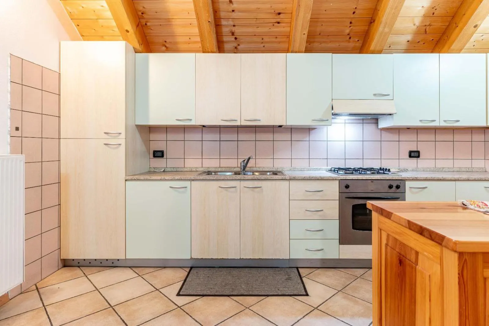 Kitchen or kitchenette in Chalet Musiera