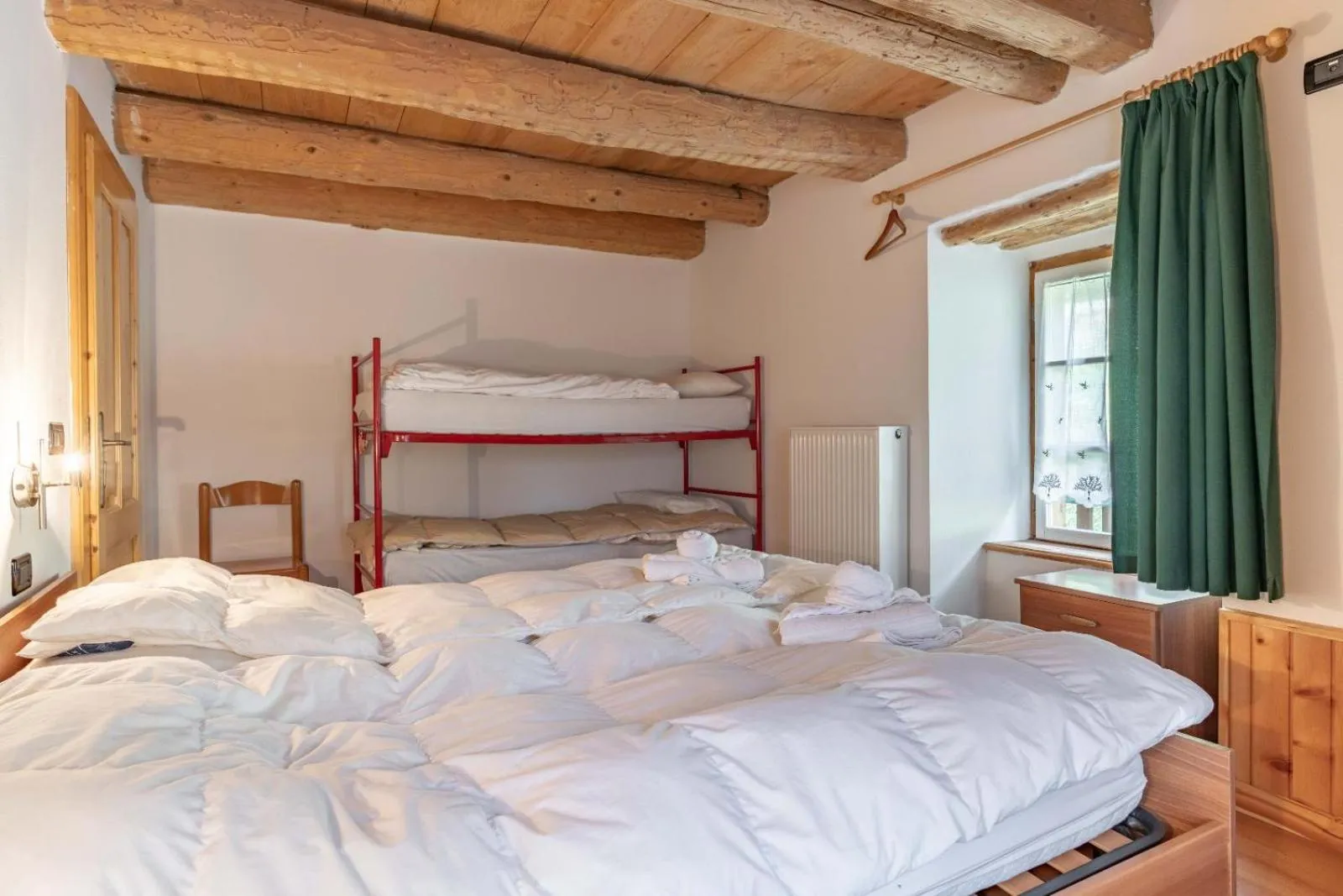 Bed in Chalet Musiera