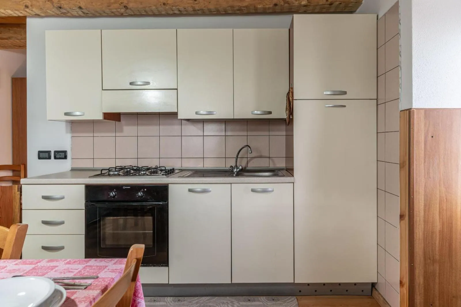 Kitchen or kitchenette in Chalet Musiera