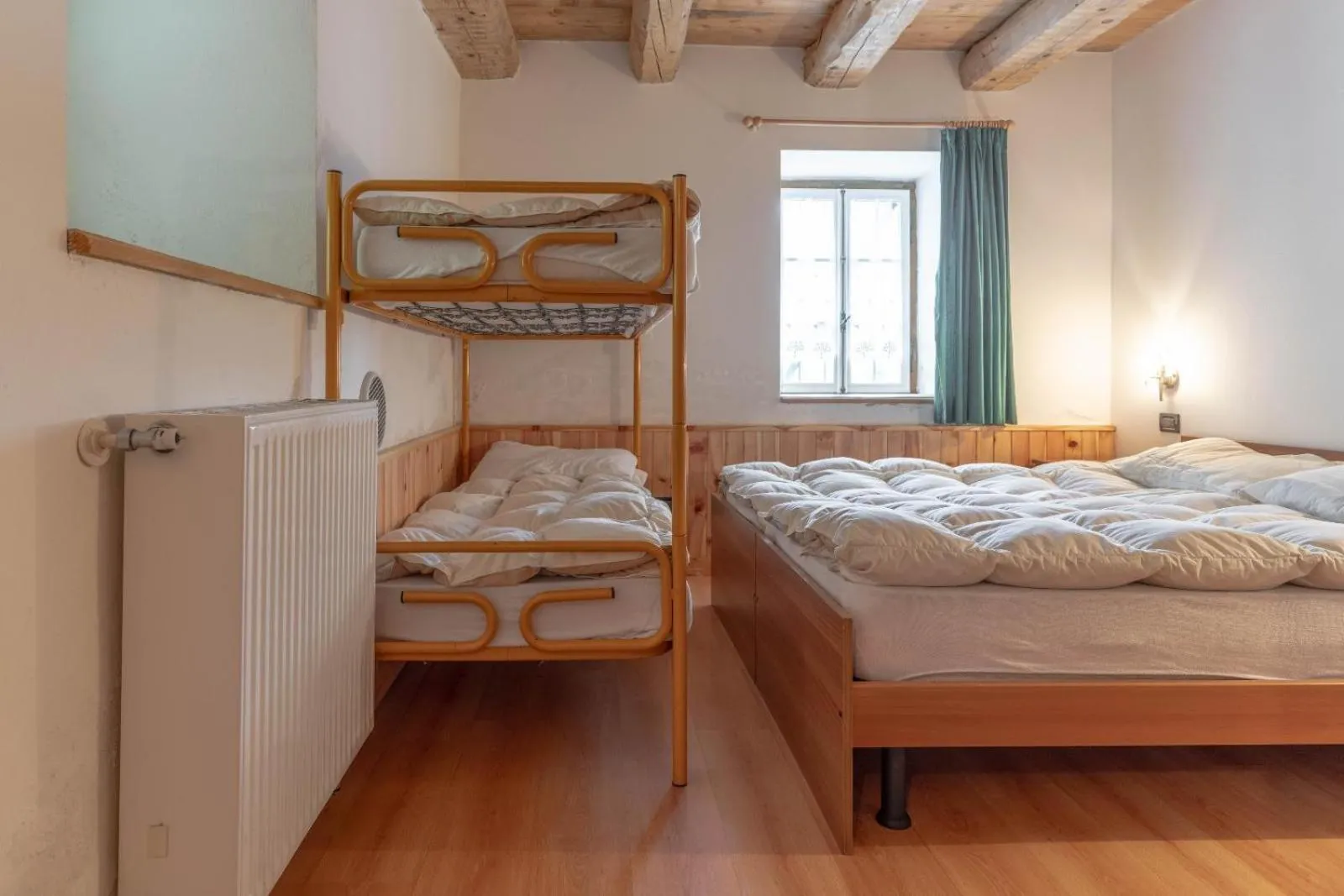 Bed in Chalet Musiera