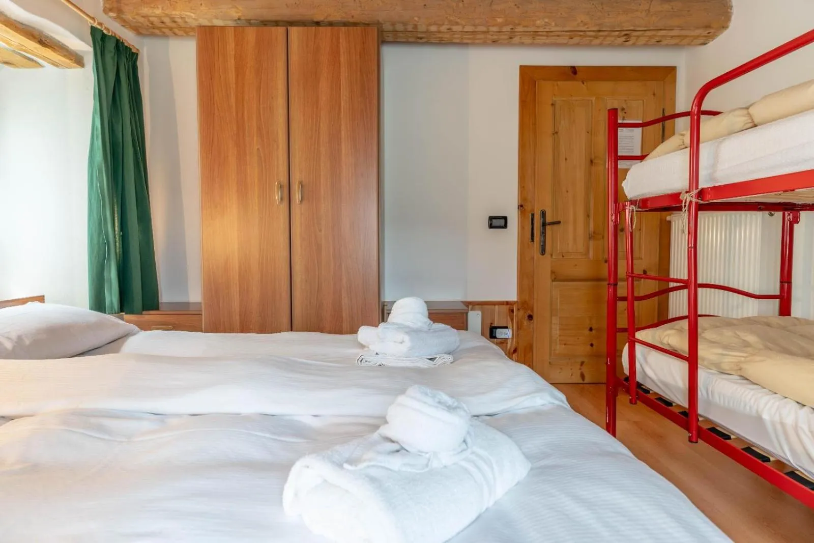 Bed in Chalet Musiera