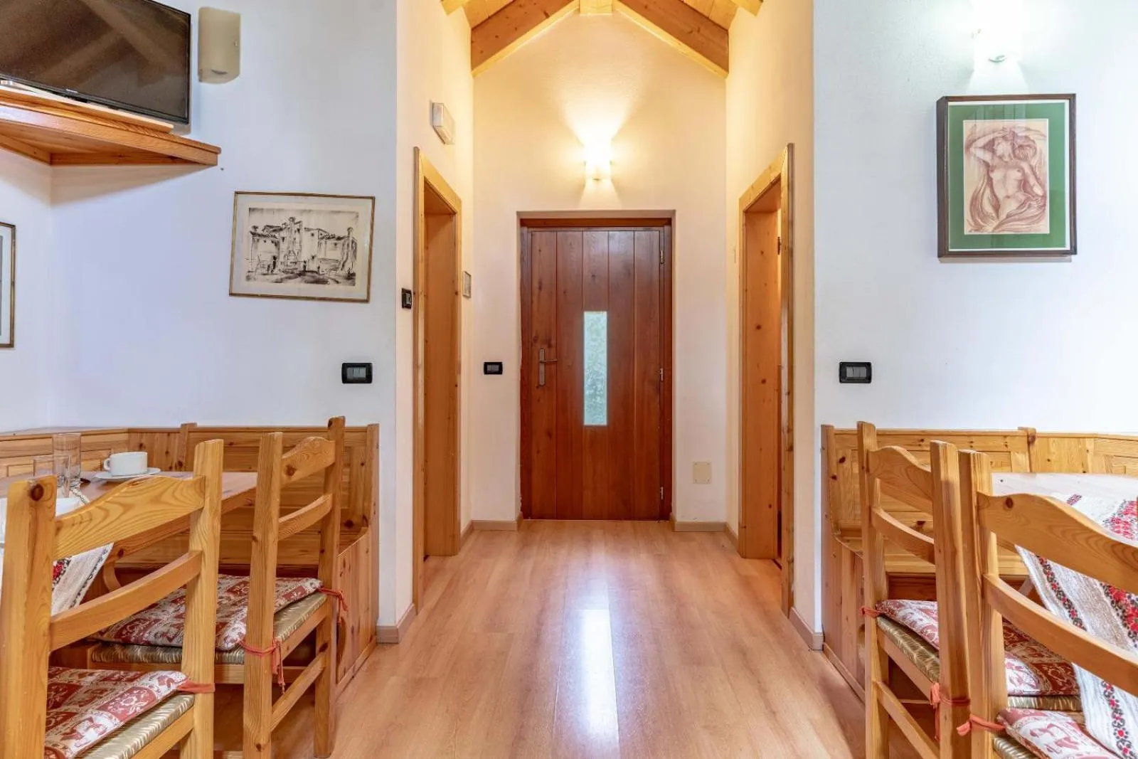 Dining area in Chalet Musiera