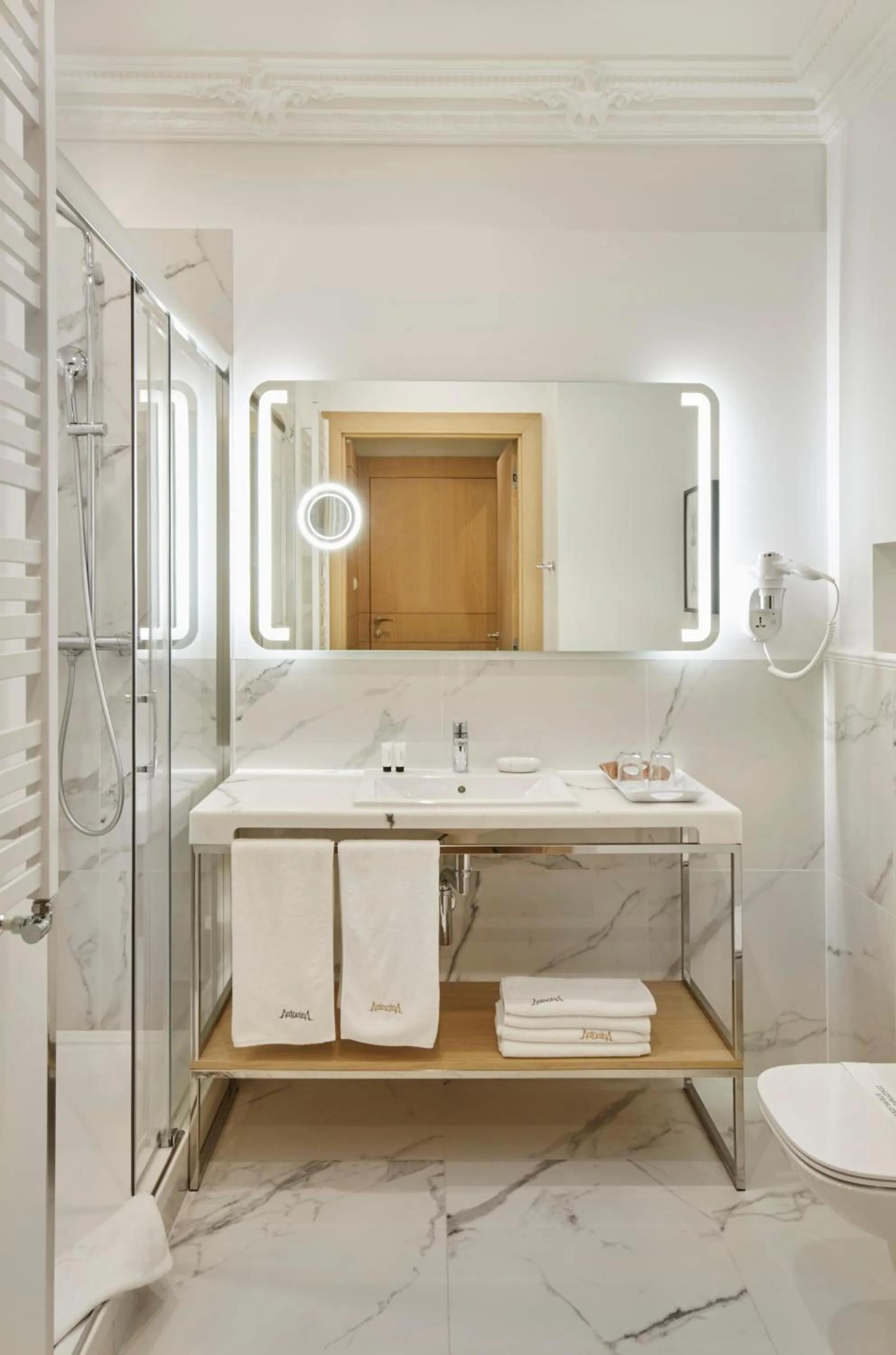 Toilet in Villa Antonina