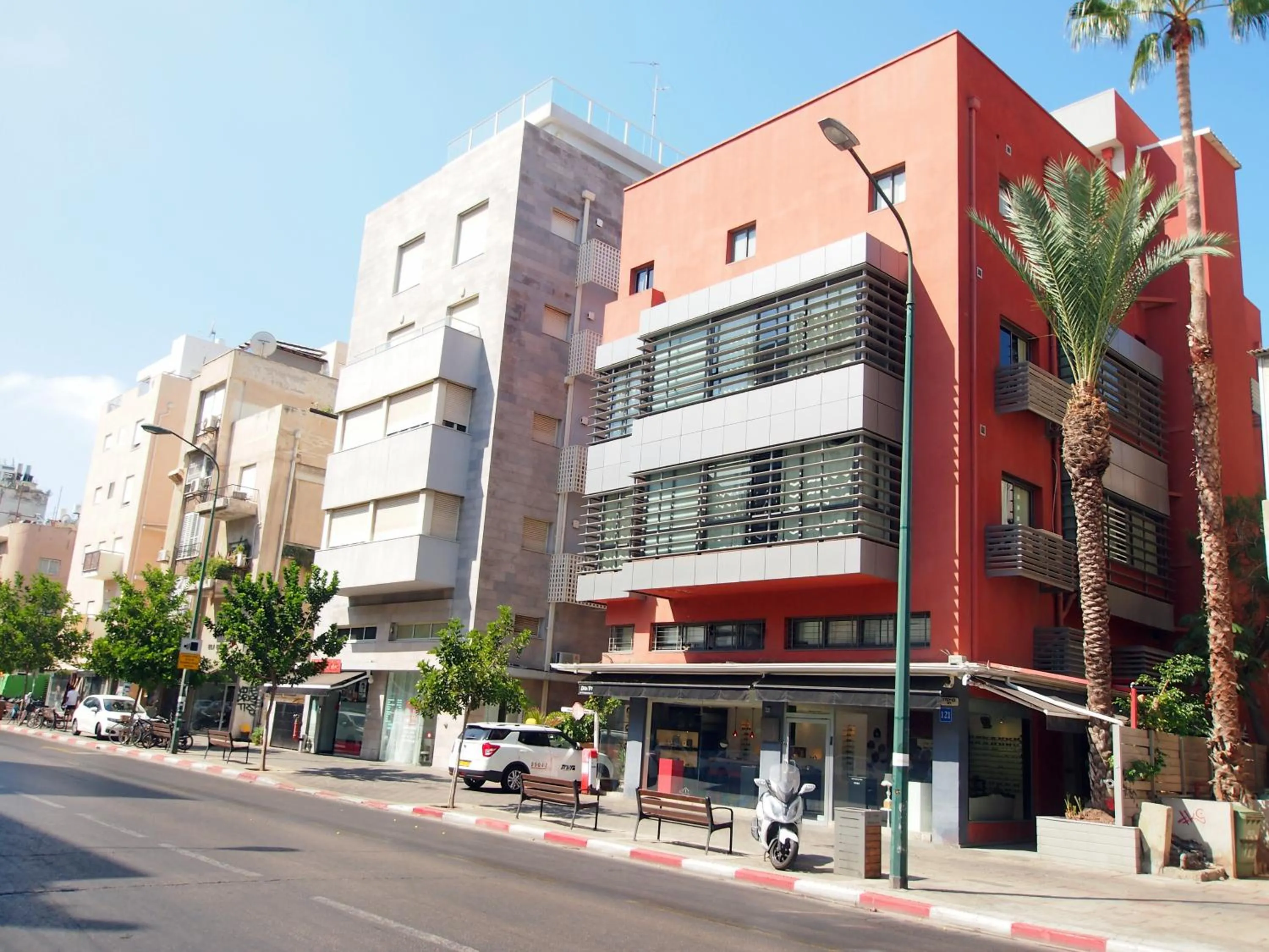 Facade/entrance in Ben Yehuda Apartments