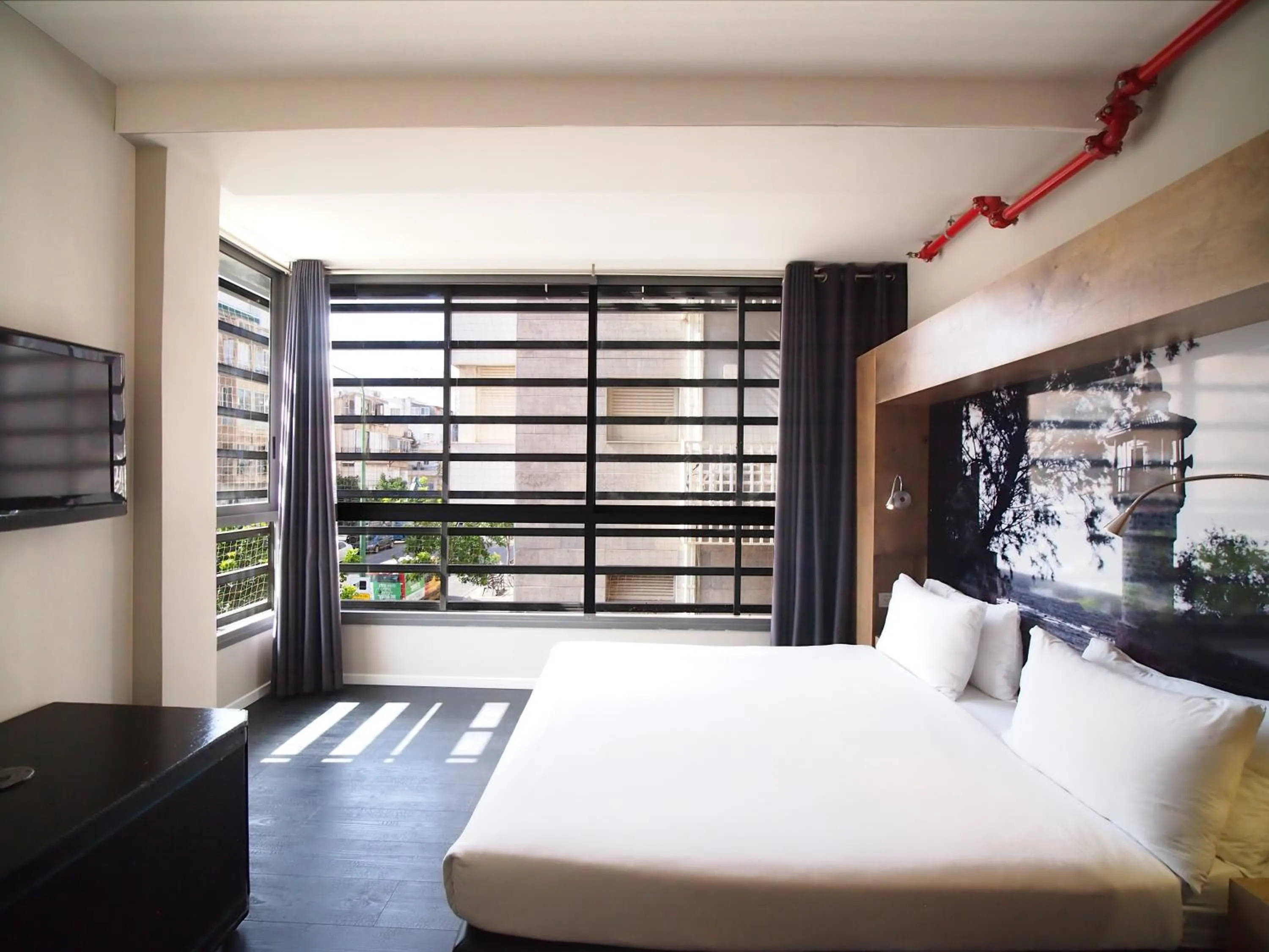 Photo of the whole room, Bed in Ben Yehuda Apartments