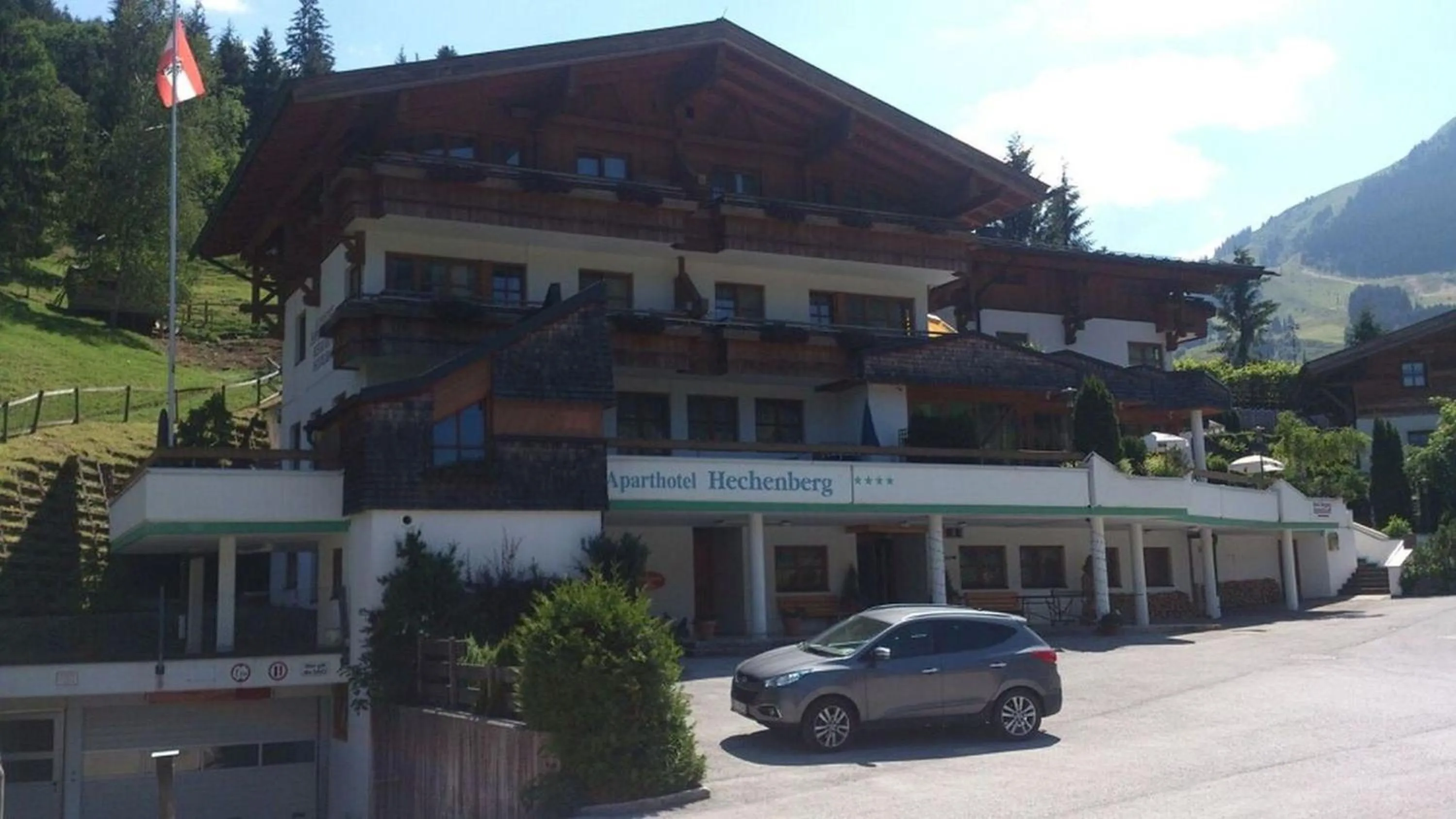 Property building in Appartementhotel Hechenberg