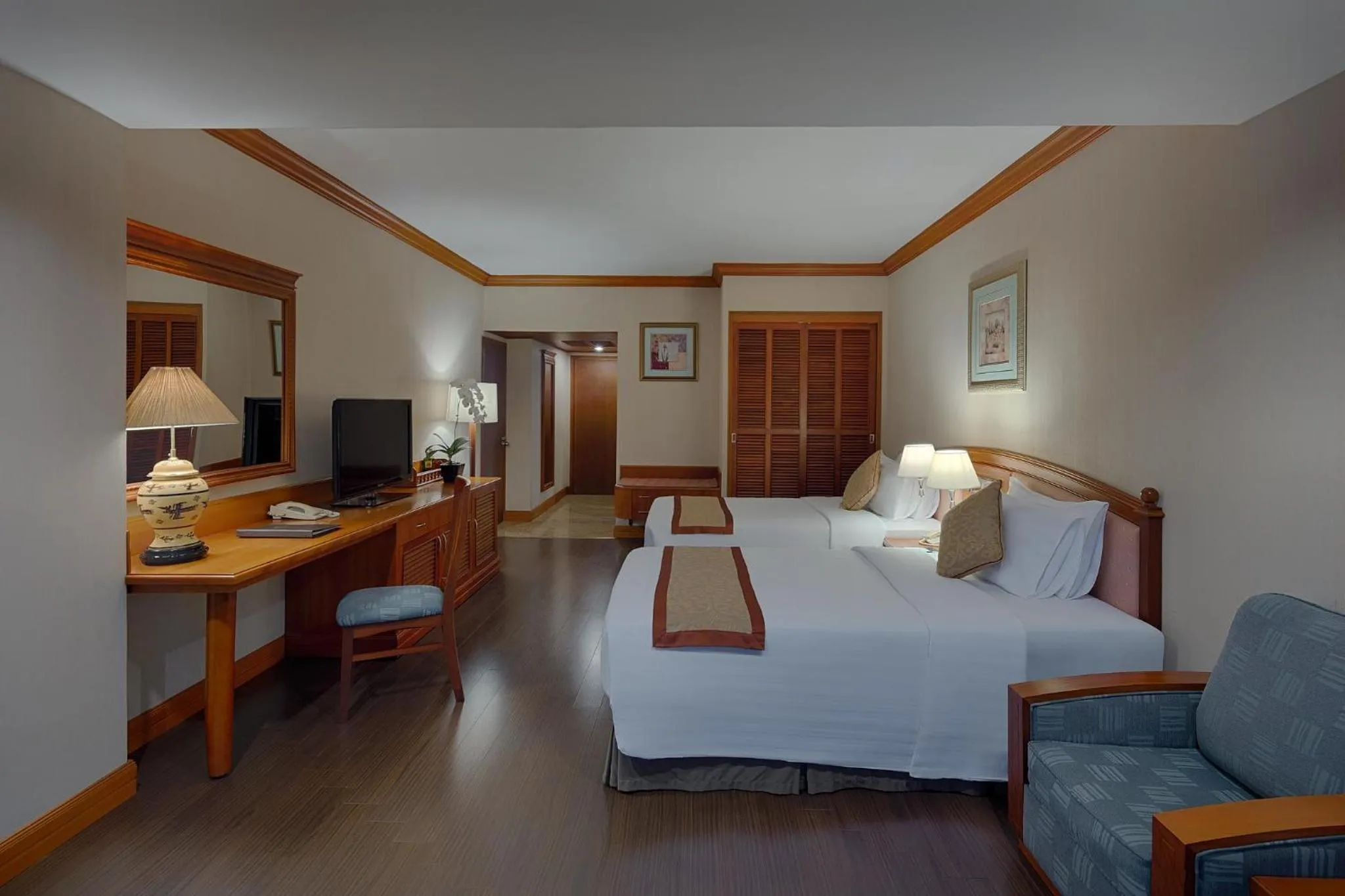 Photo of the whole room, Bed in Halong Plaza Hotel