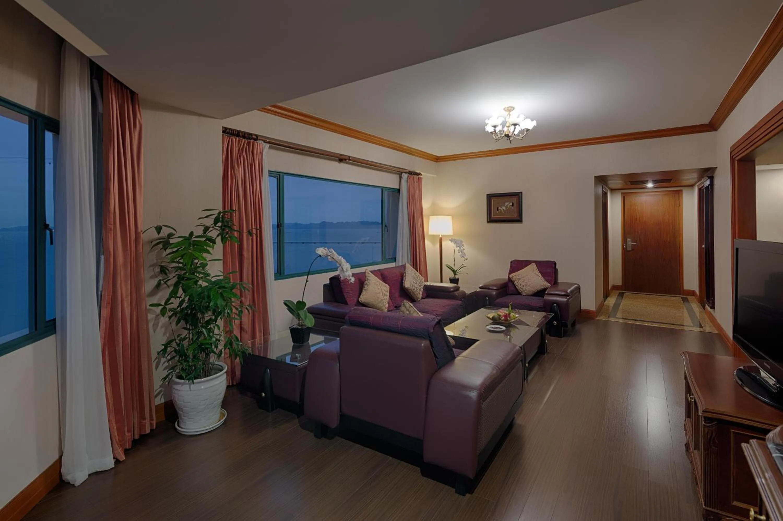 Living room in Halong Plaza Hotel