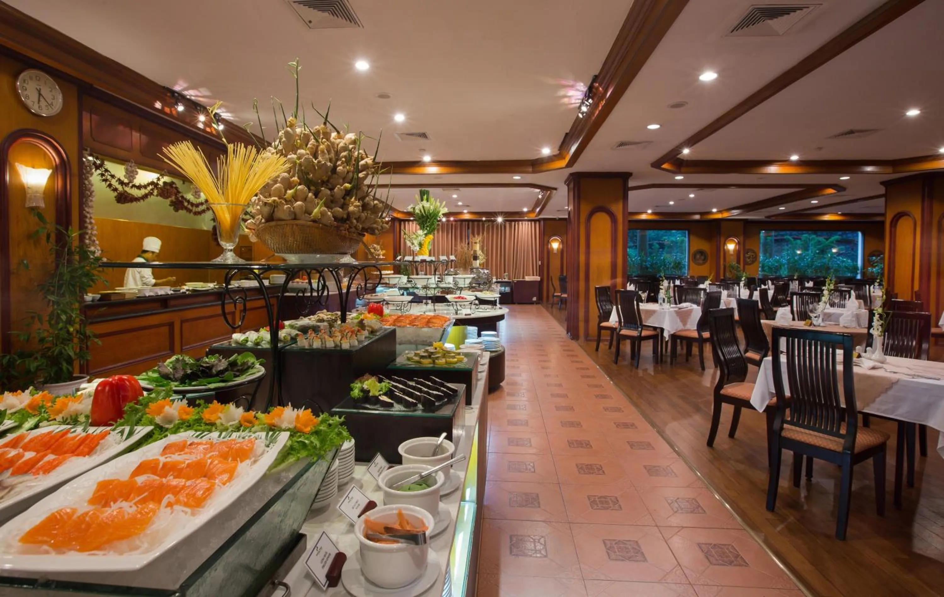 Restaurant/places to eat in Halong Plaza Hotel