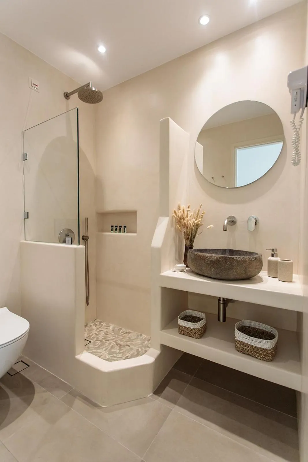 Shower in Proteas Hotel & Suites