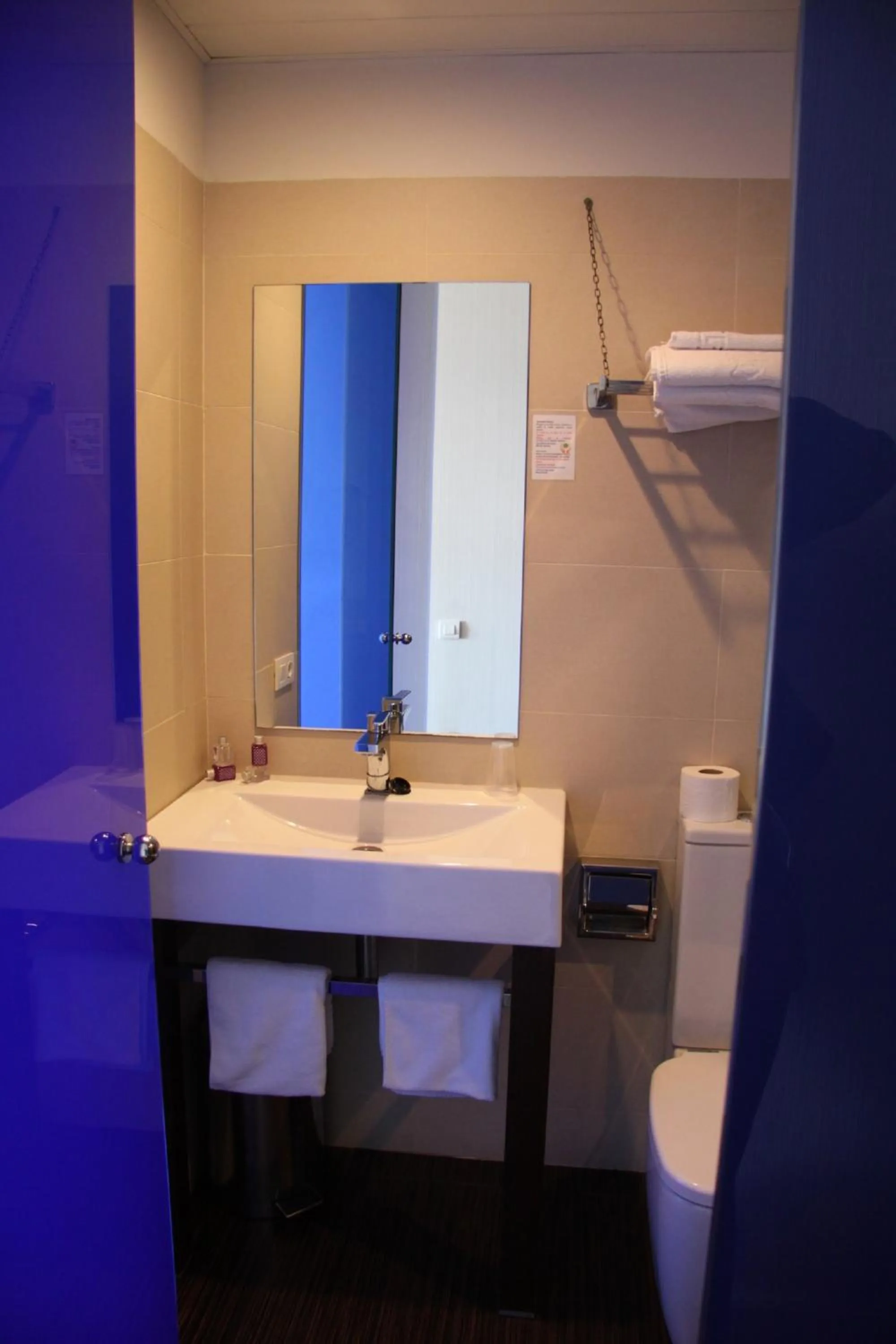 Bathroom in El Globo