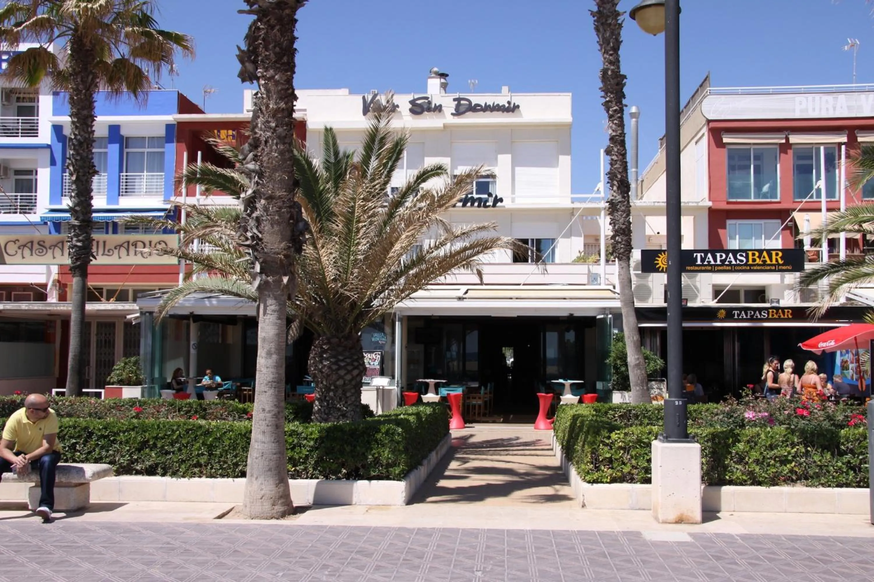 Facade/entrance in El Globo
