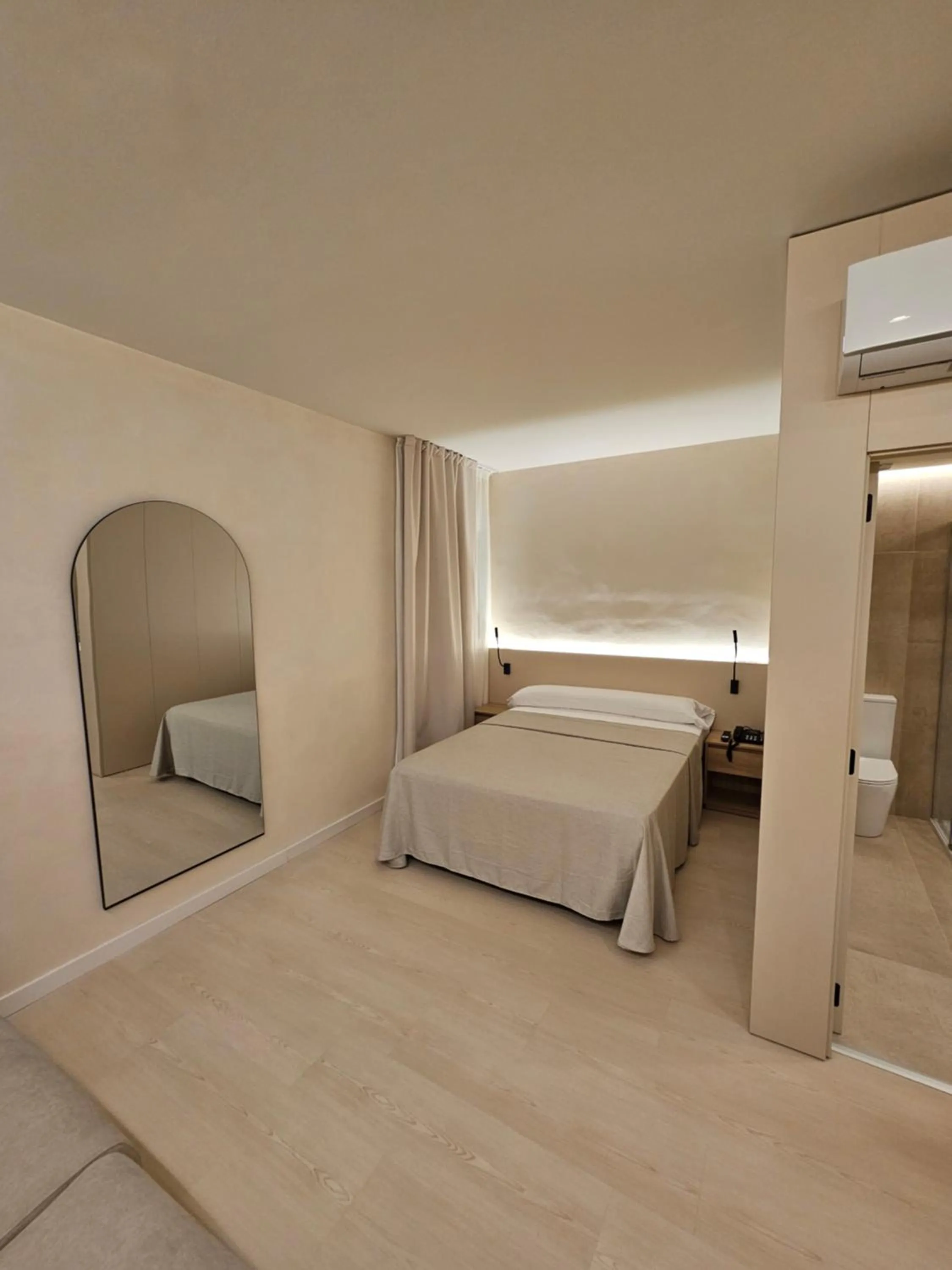 Photo of the whole room, Bed in El Globo