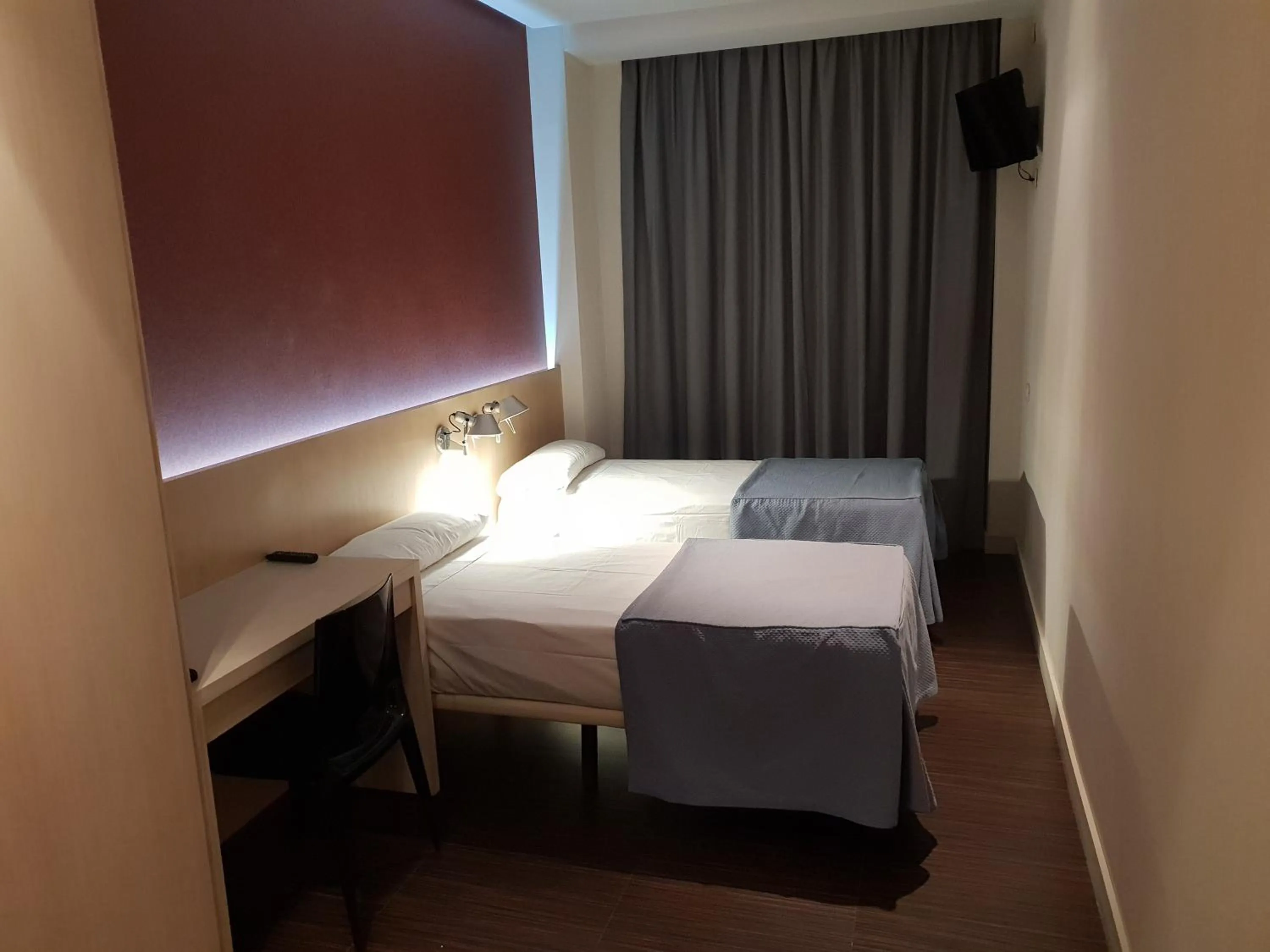 Photo of the whole room, Bed in El Globo