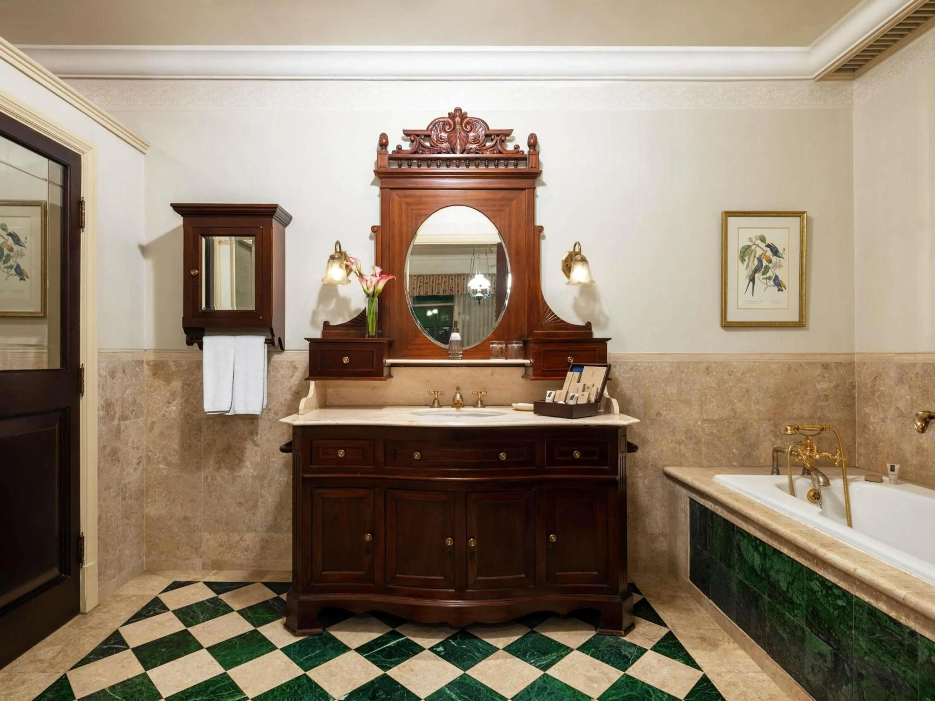 Bedroom in Hotel Majapahit Surabaya MGallery