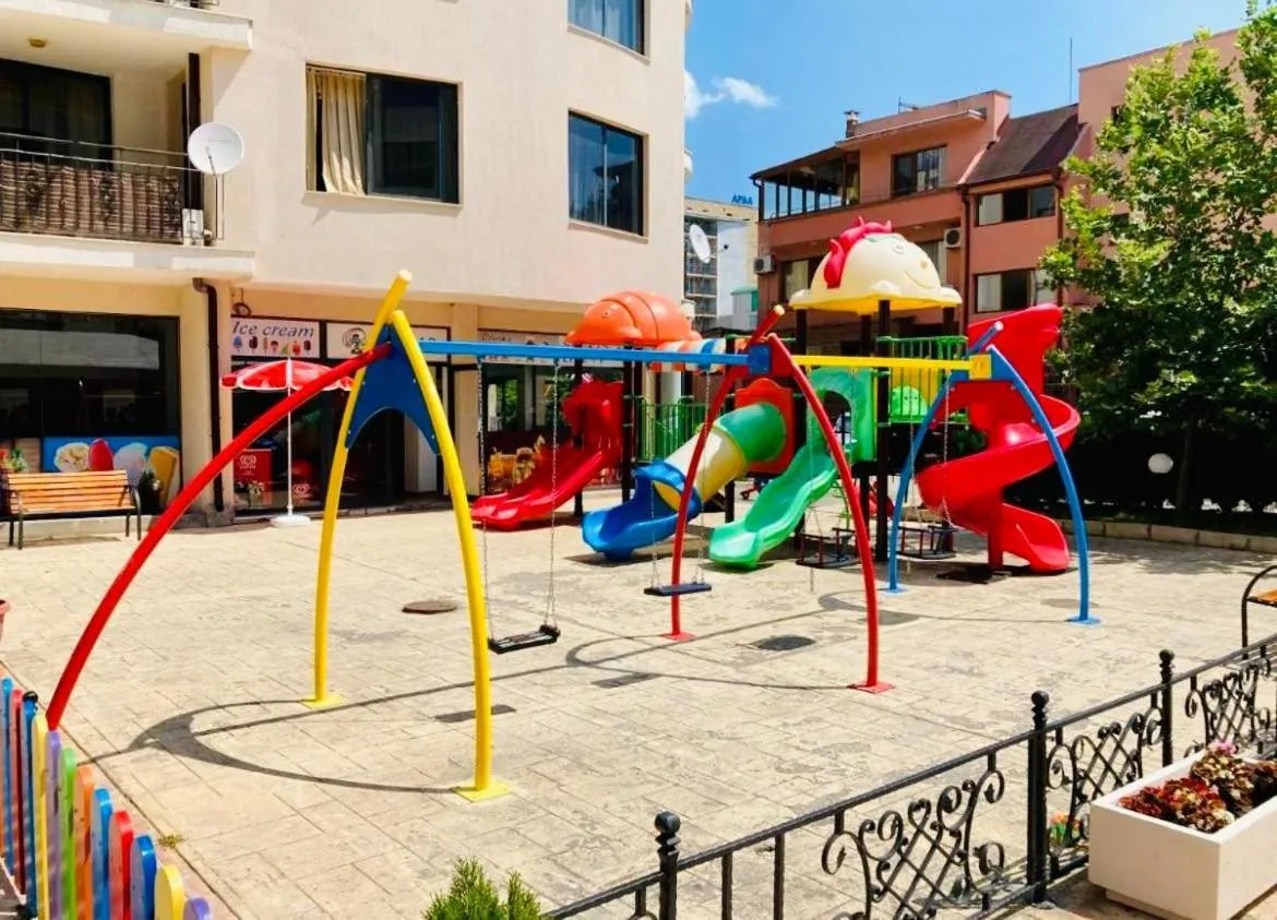 Property building in Avalon Apartament