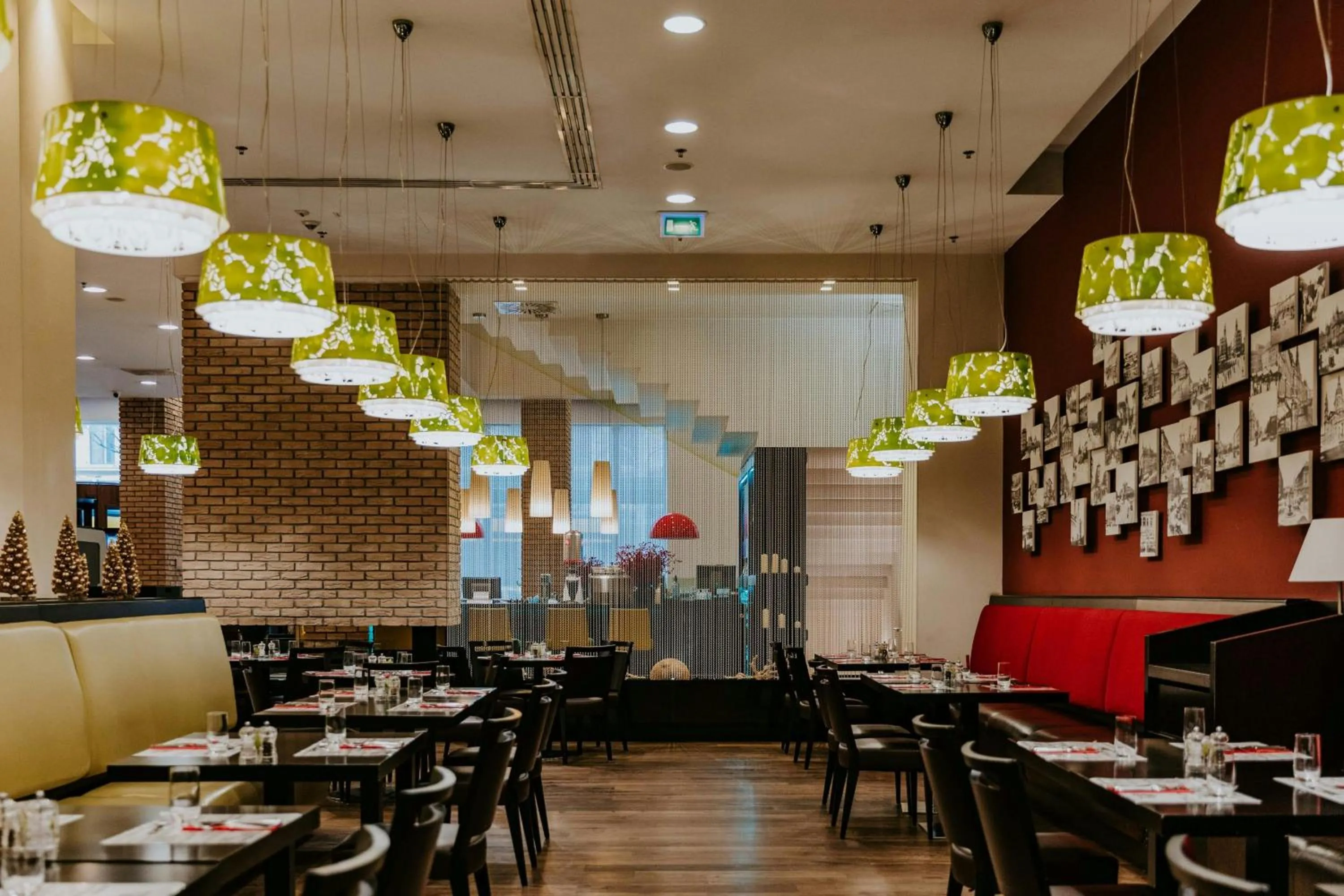 Restaurant/places to eat in Courtyard by Marriott Budapest City Center