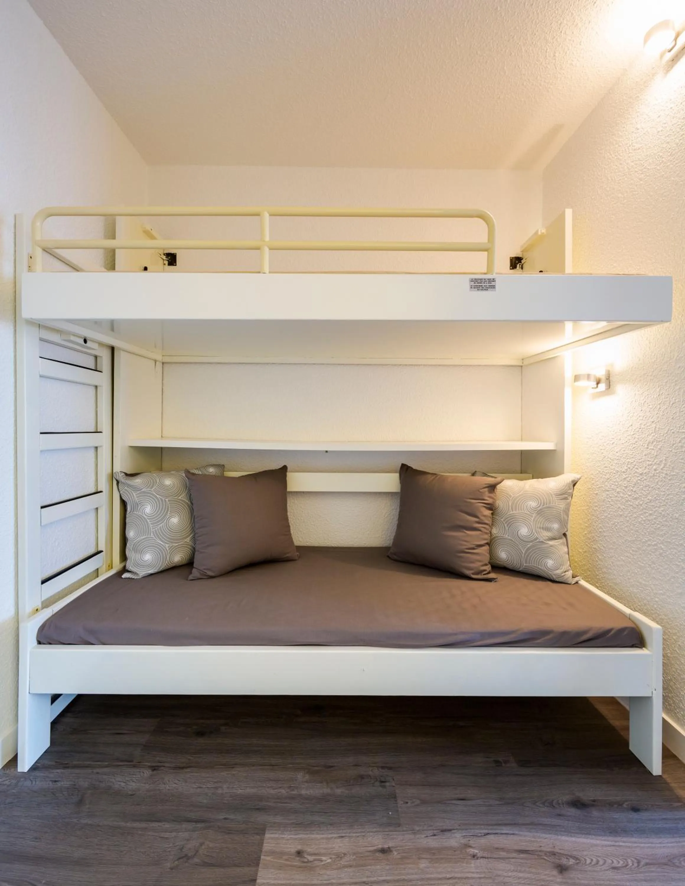 bunk bed, Bed in ULVF Le Domaine de l'Olivaie