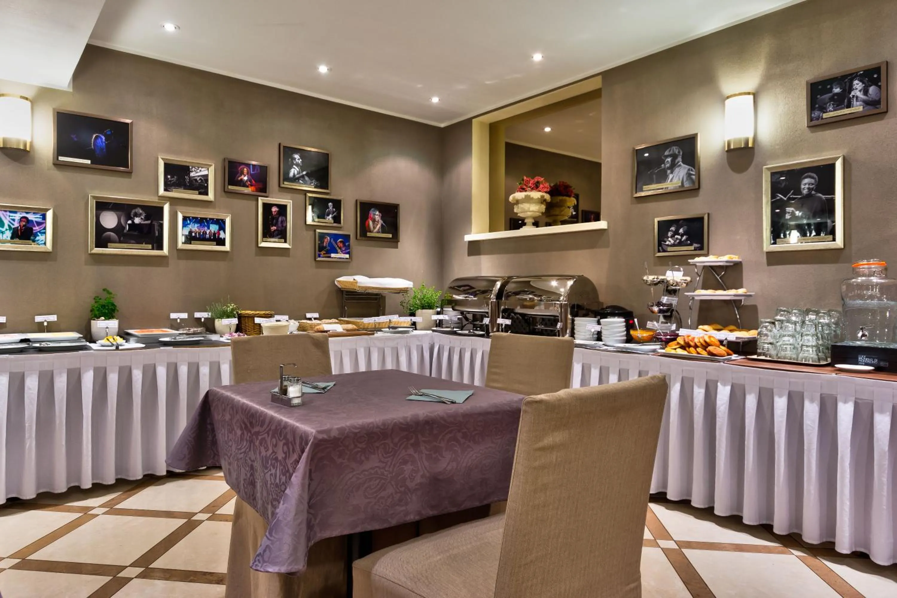 Restaurant/places to eat in My City Hotel