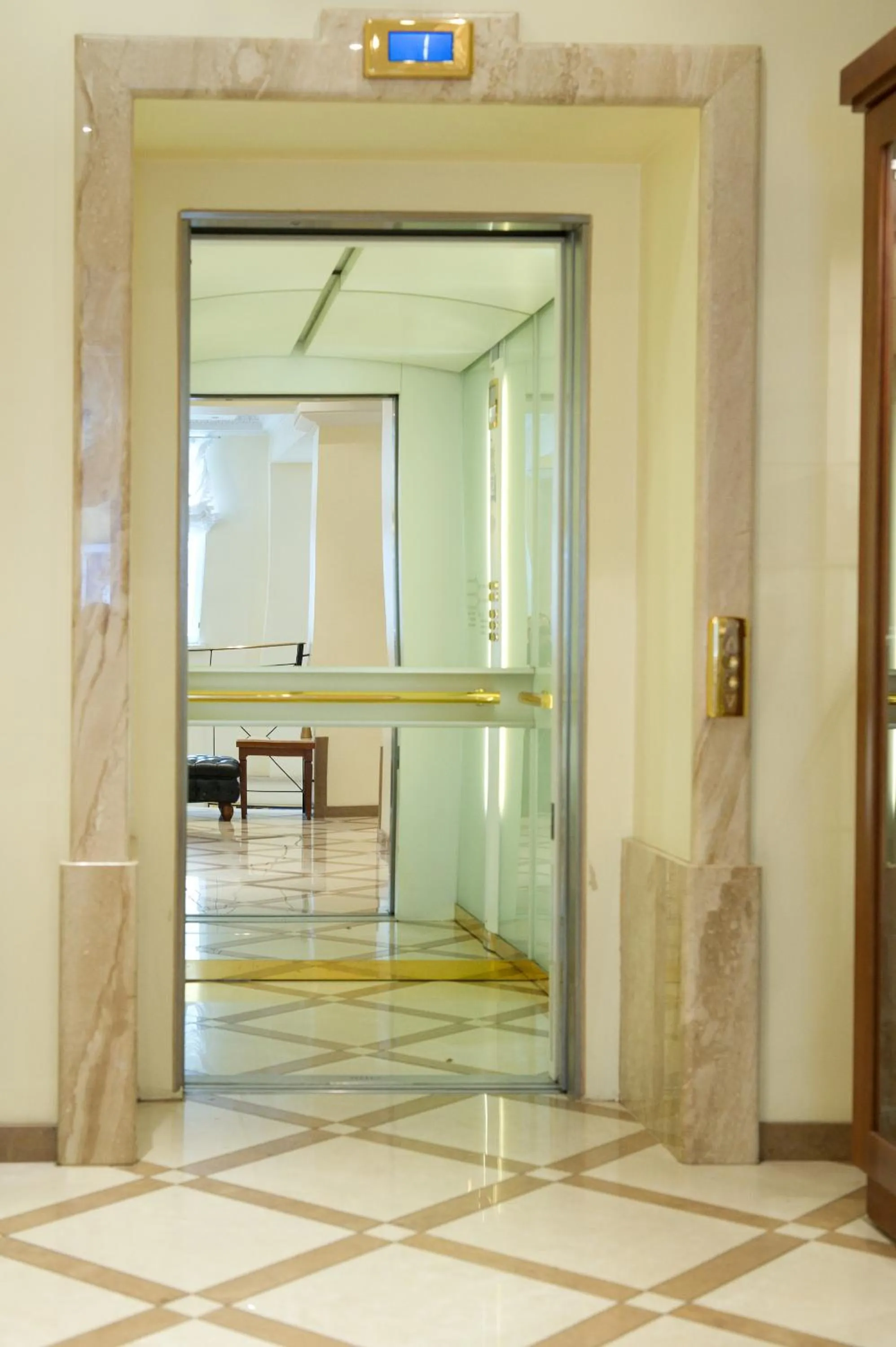 Lobby or reception in My City Hotel