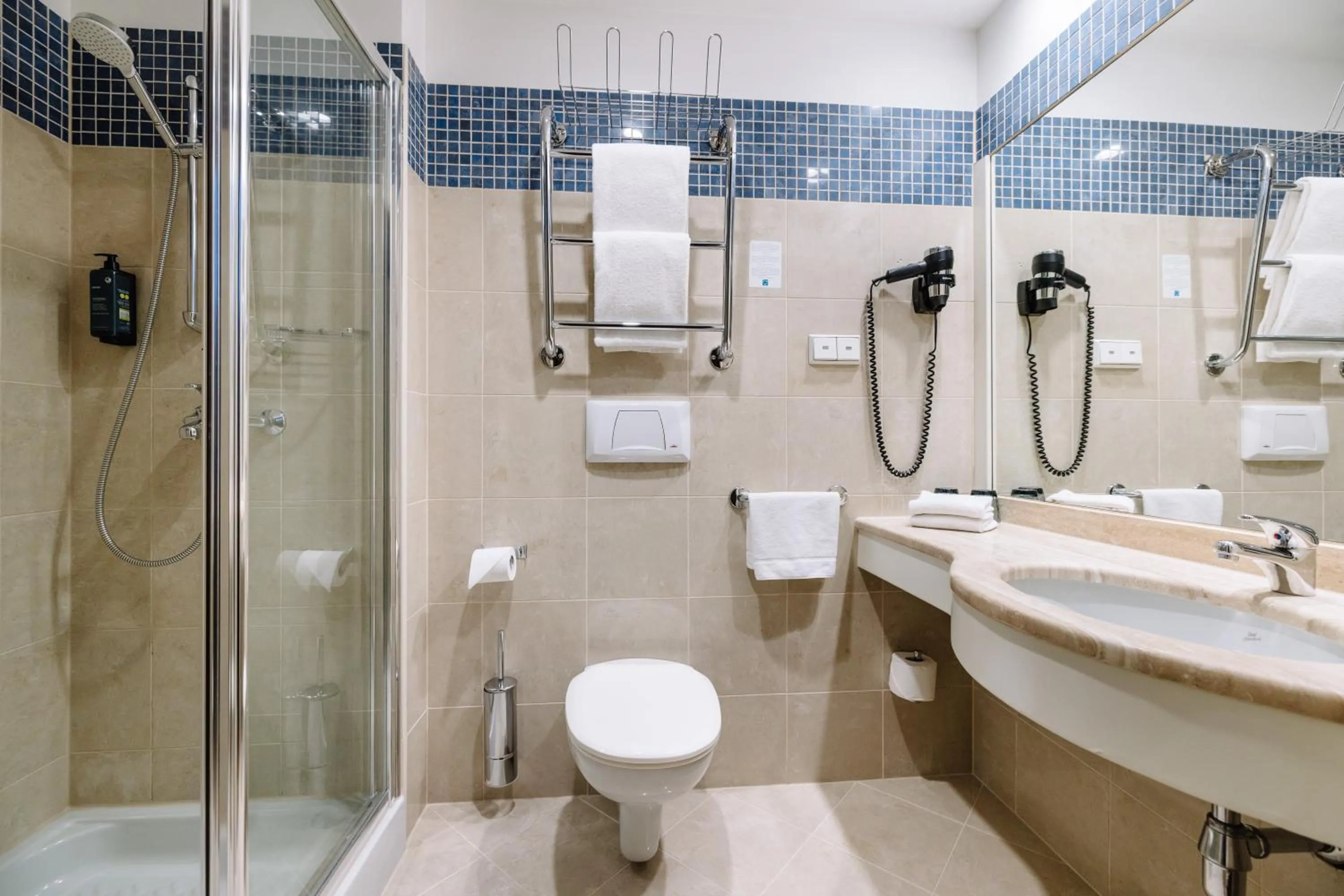 Shower in Hestia Hotel Ilmarine