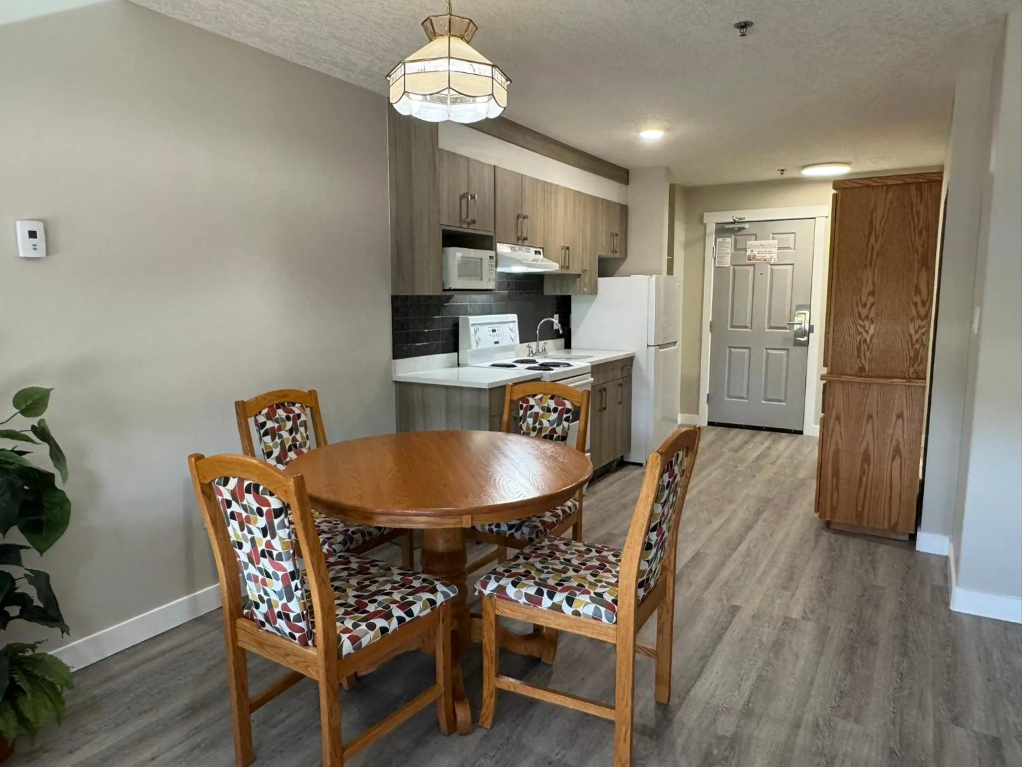 Dining area in Western Budget Motel Leduc #3