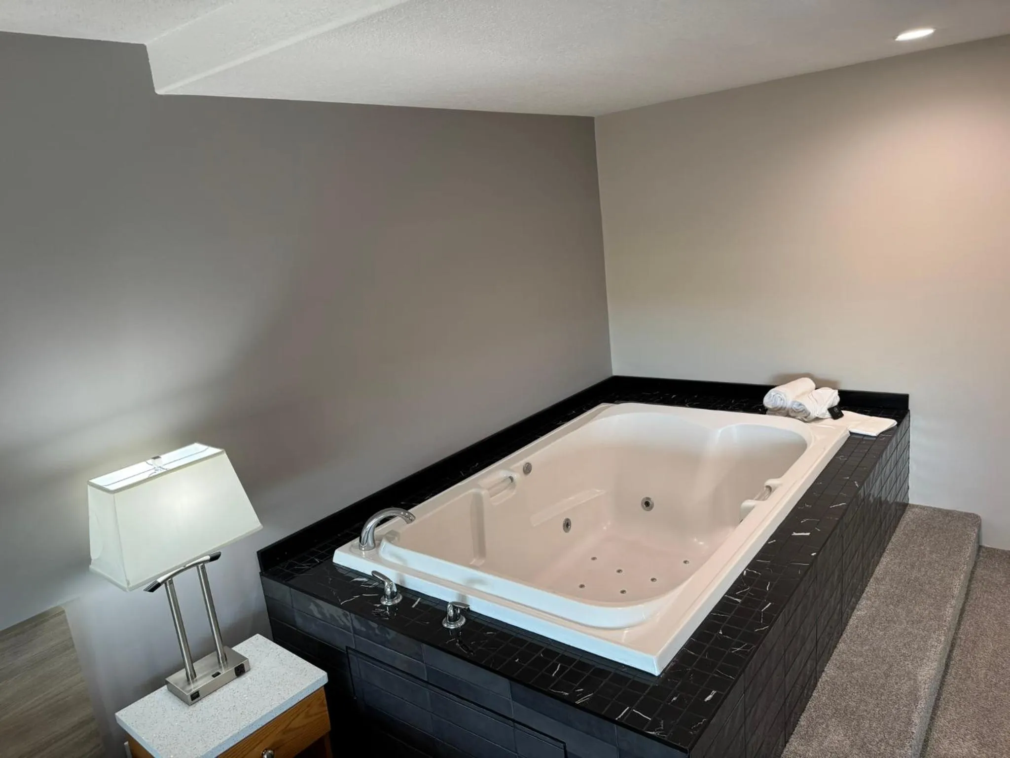 Hot Tub in Western Budget Motel Leduc #3