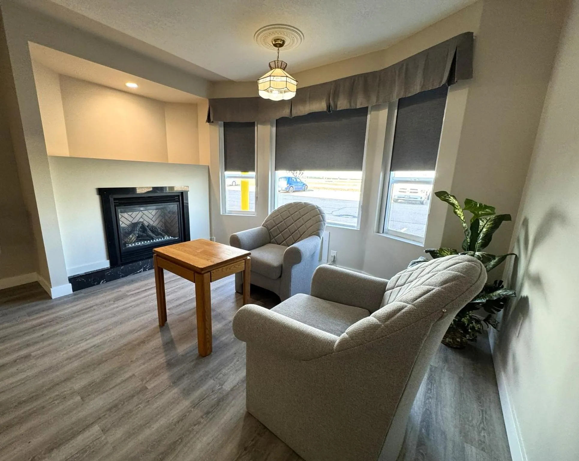 Seating area in Western Budget Motel Leduc #3