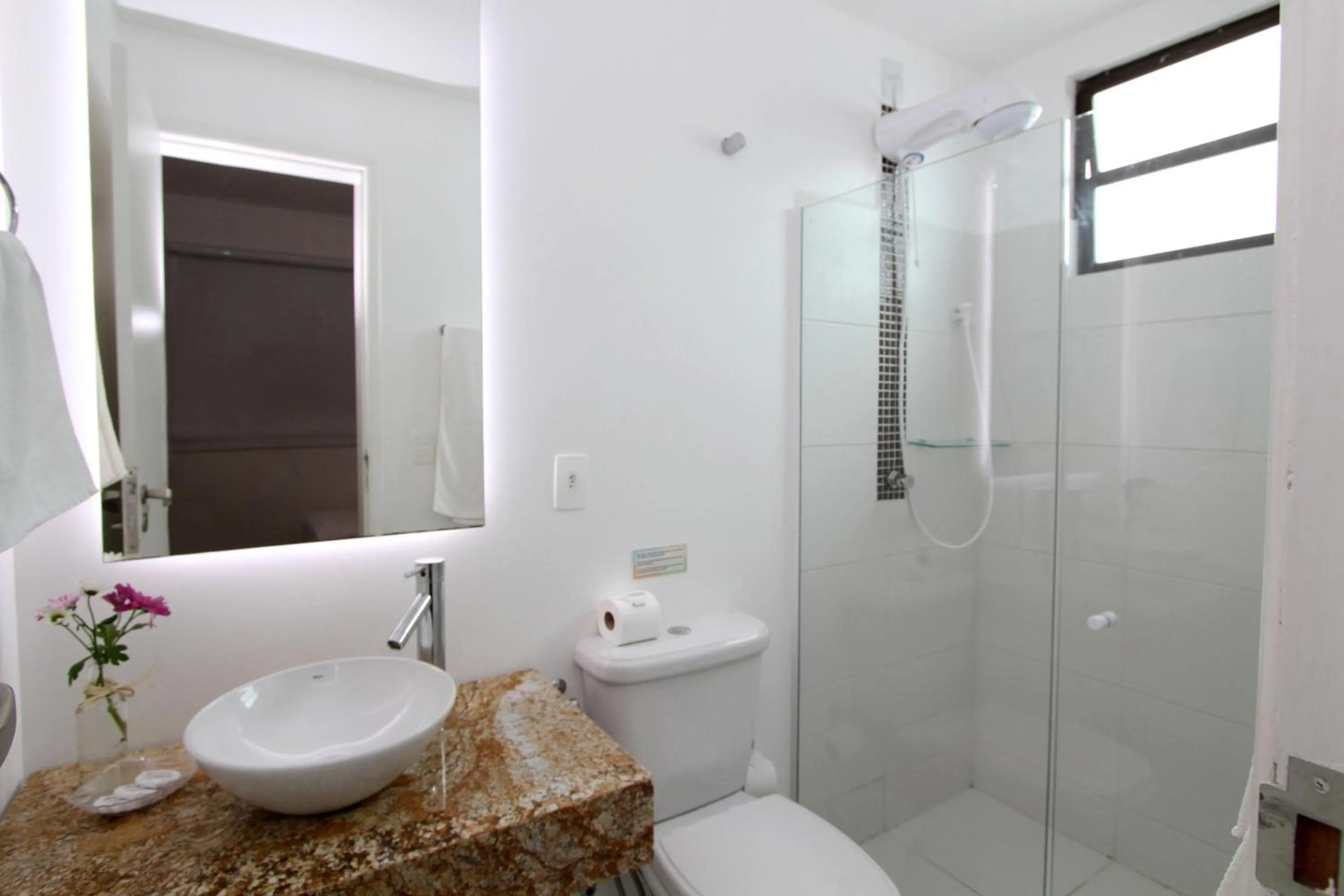 Shower in Hotel Don Zepe