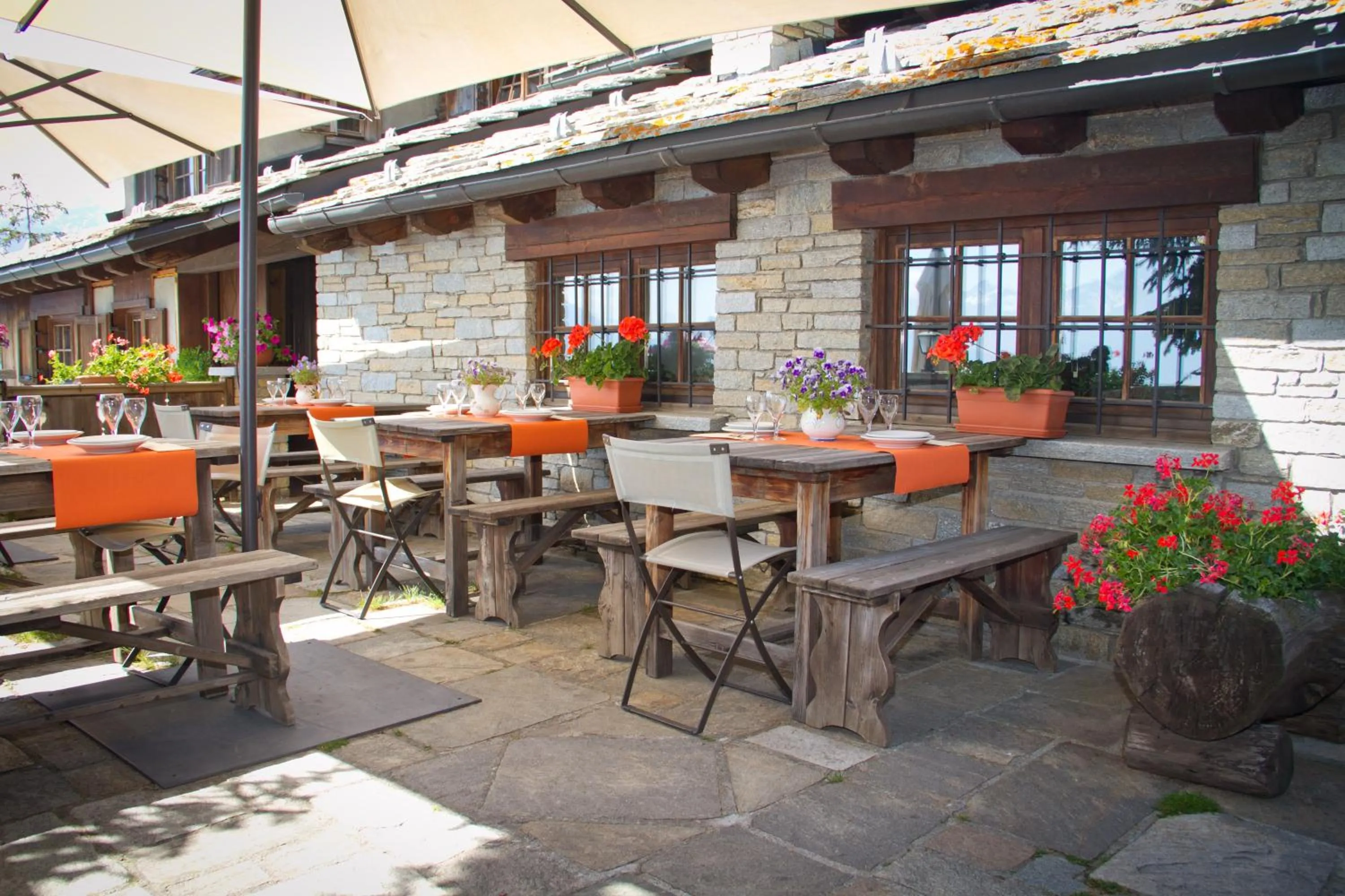 Restaurant/places to eat in Hotel Ristoro Vagneur