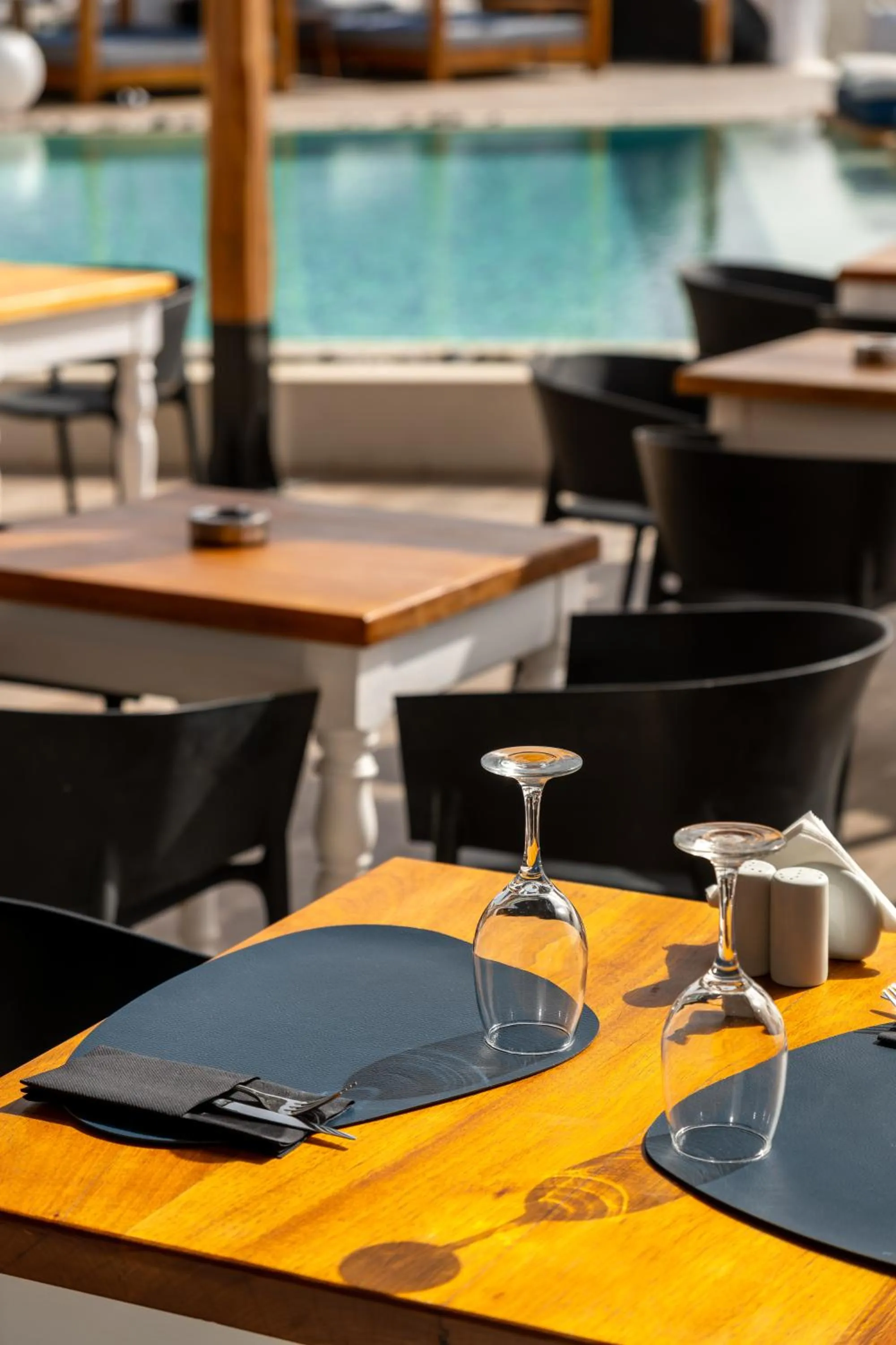 Restaurant/places to eat in Amaze Suites