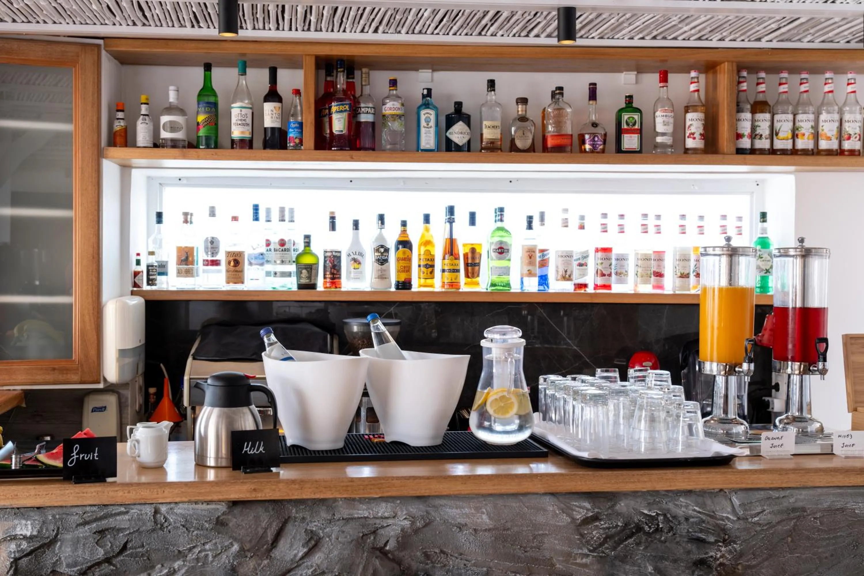 Lounge or bar in Amaze Suites