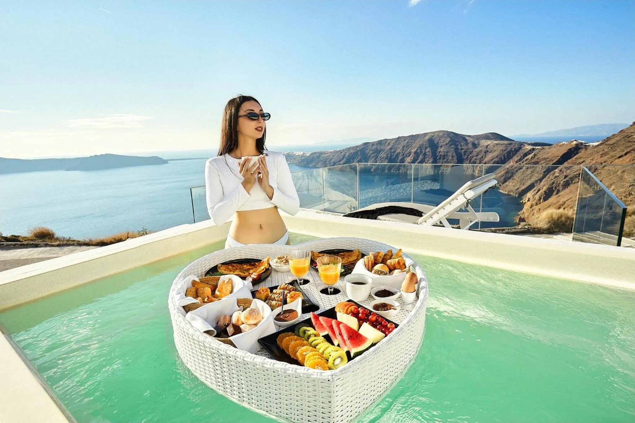 Breakfast in Amaze Suites