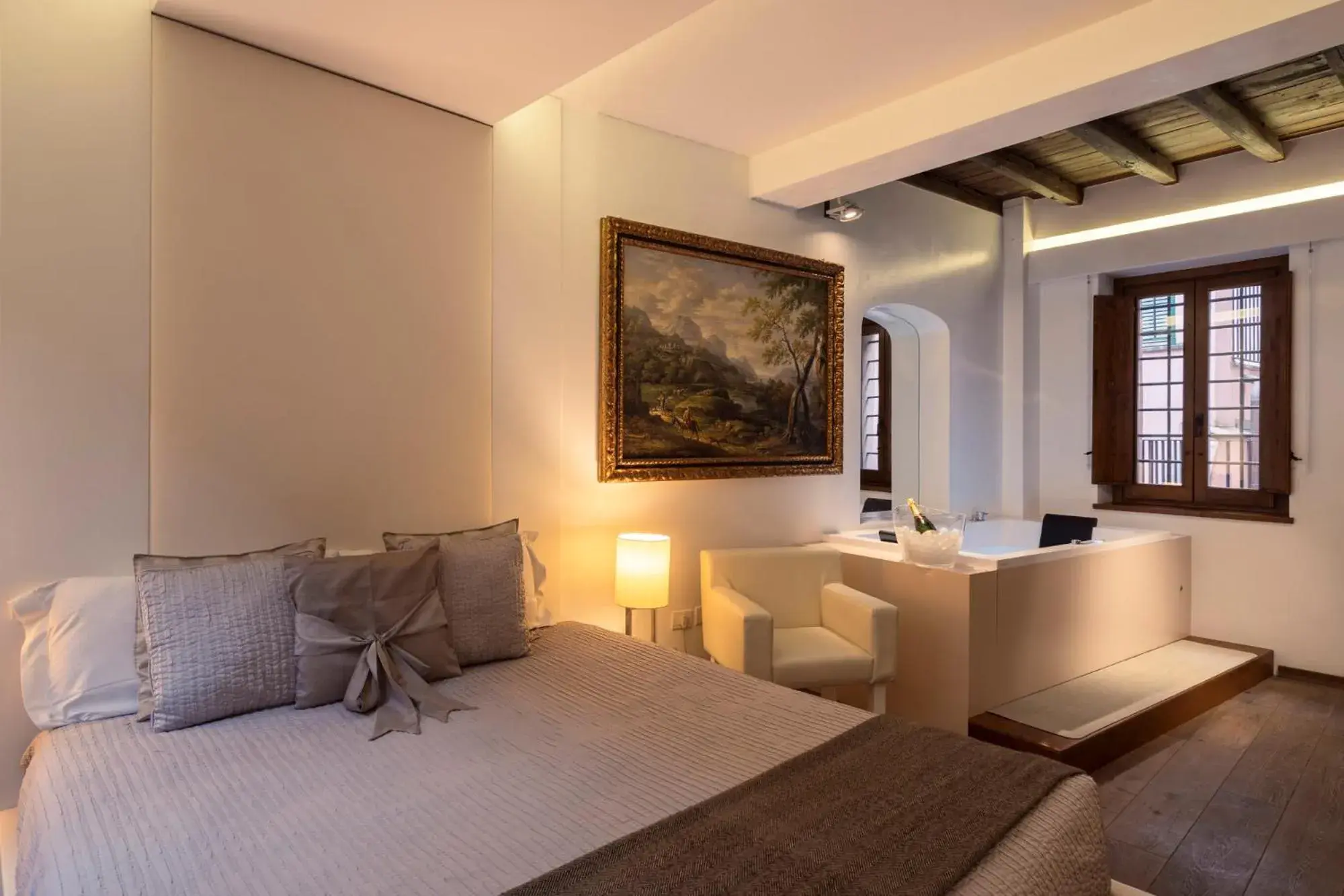 Executive Suite with Spa Bath in Gigli D'Oro Suite Executive Suite with Spa Bath in Gigli D'Oro Suite