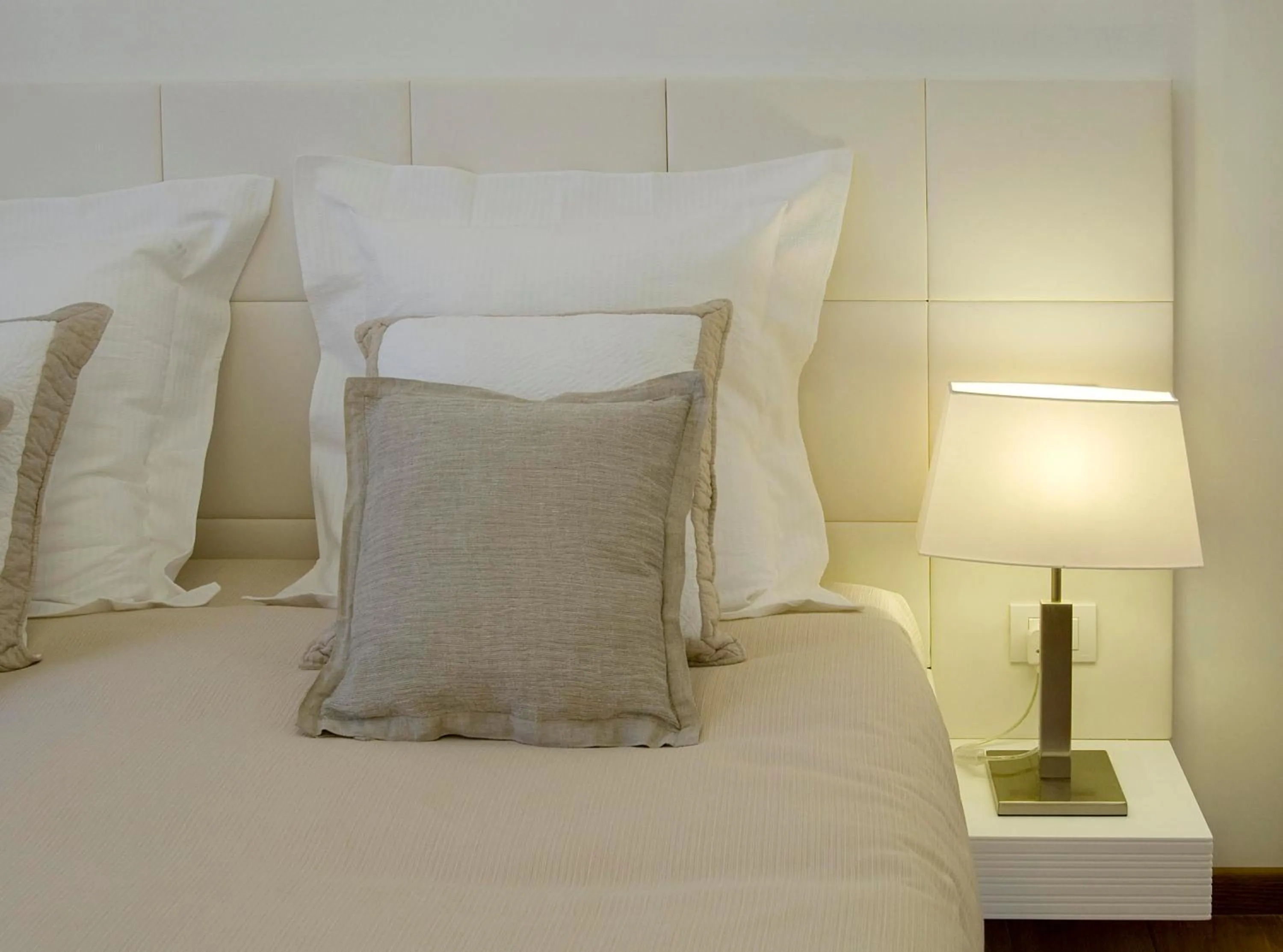 Bed in Gigli D'Oro Suite