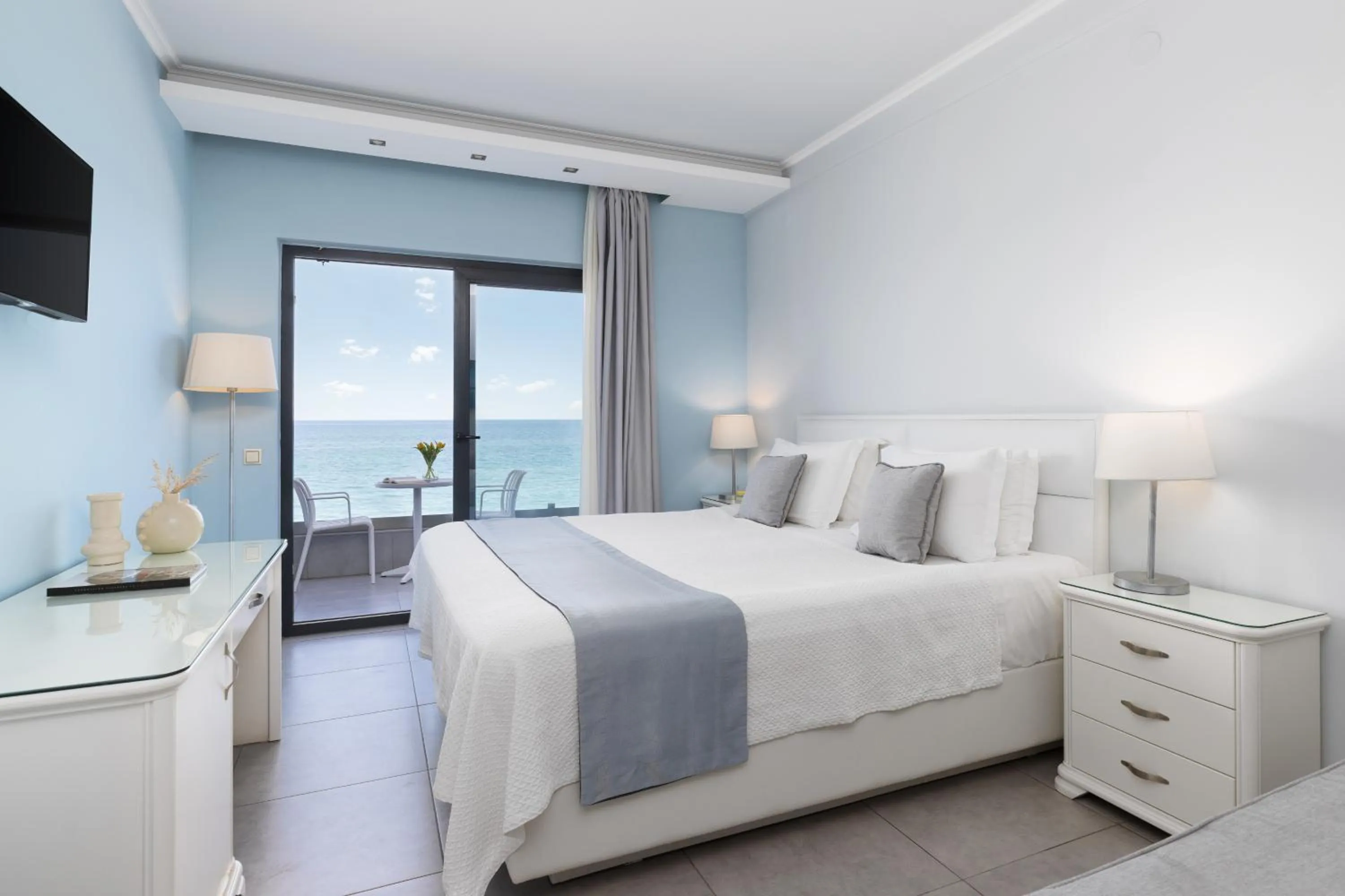 Property building, Bed in Kymata Hotel