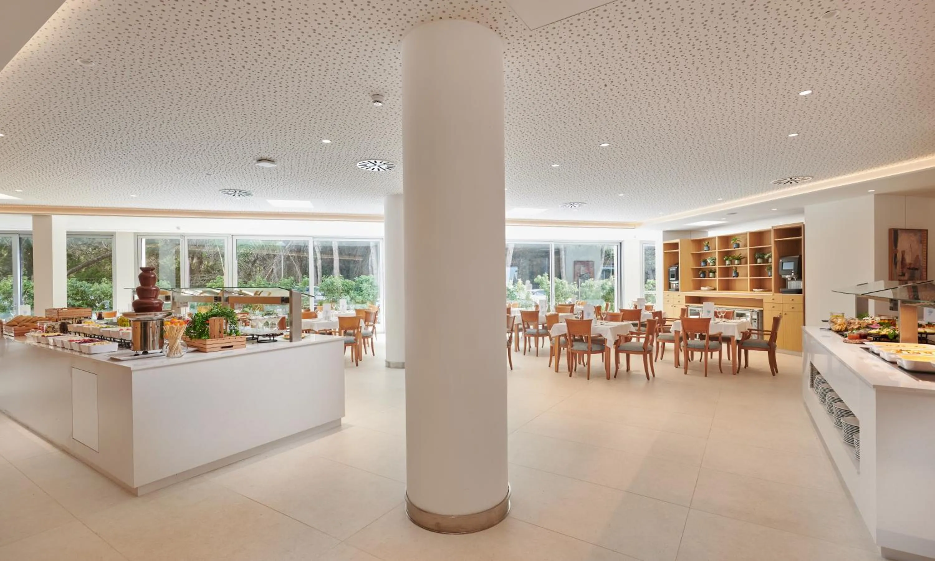 Restaurant/places to eat in Hipotels Bahía Grande Aparthotel