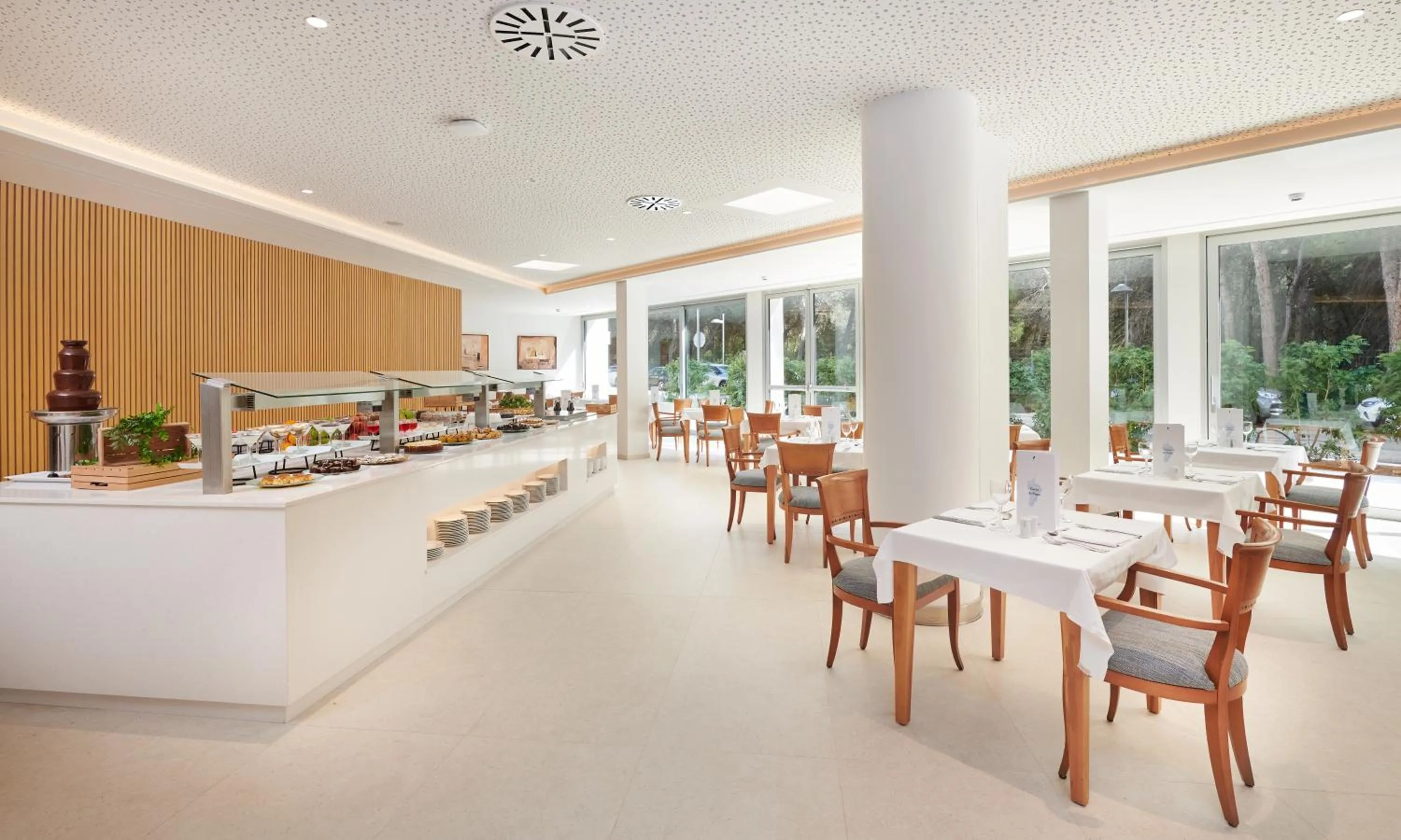 Restaurant/places to eat in Hipotels Bahía Grande Aparthotel