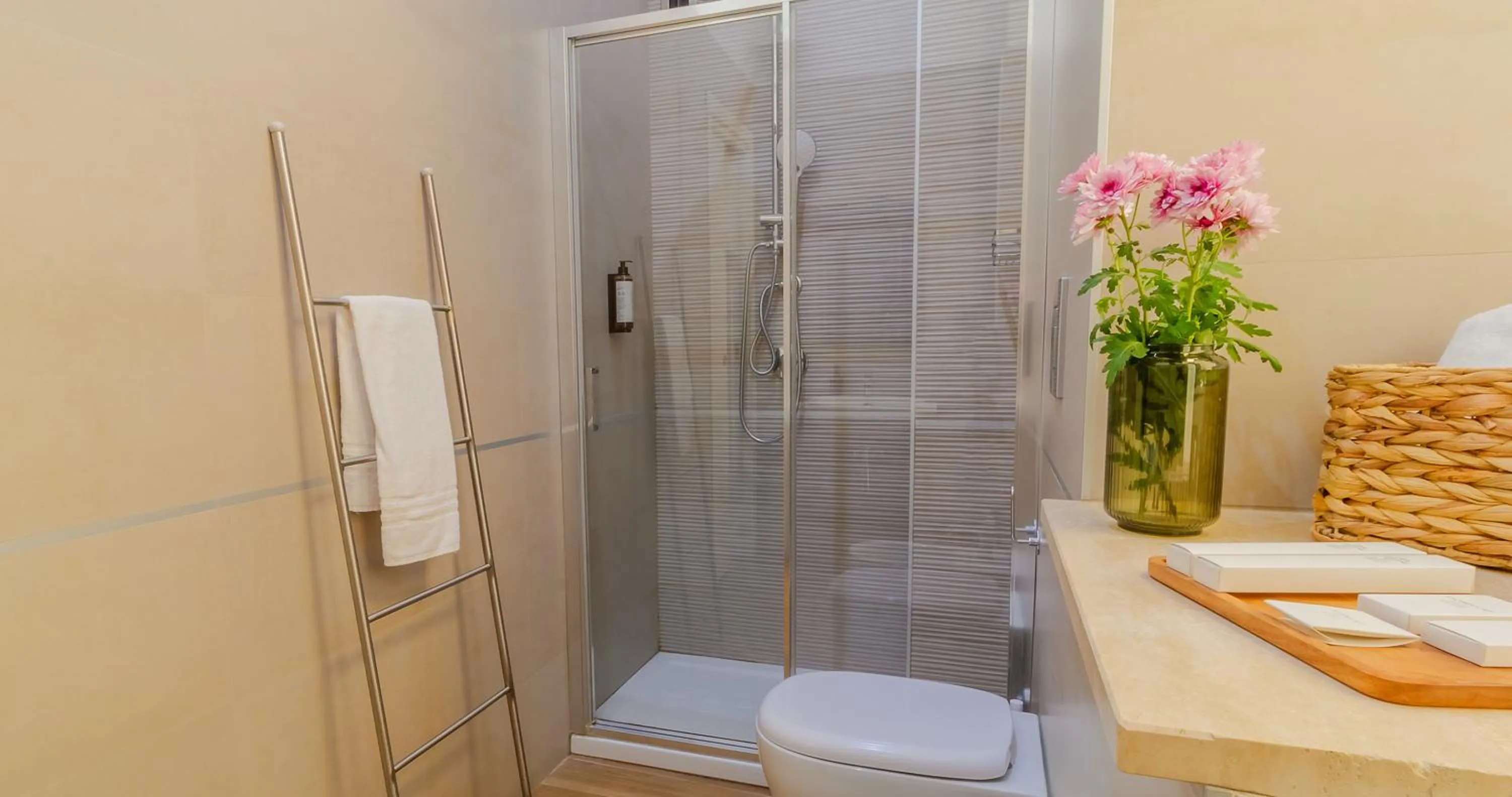 Bathroom in Musto Suites & Rooms