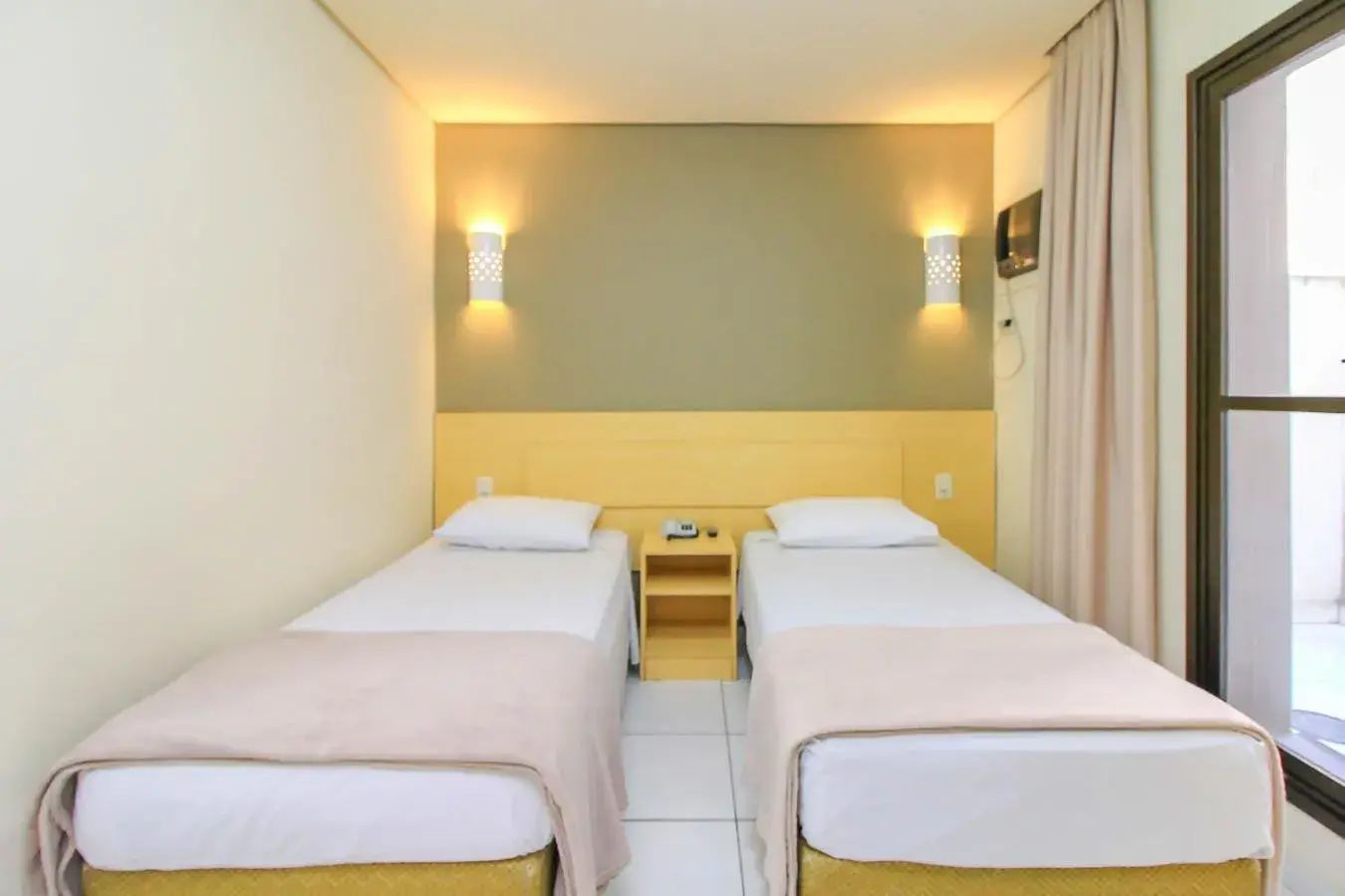 Standard Twin Room - single occupancy in Coral Express, próximo a Hospital Mae de Deus, IPIRANGA Instituto de Cardiologia Standard Twin Room - single occupancy in Coral Express, próximo a Hospital Mae de Deus, IPIRANGA Instituto de Cardiologia