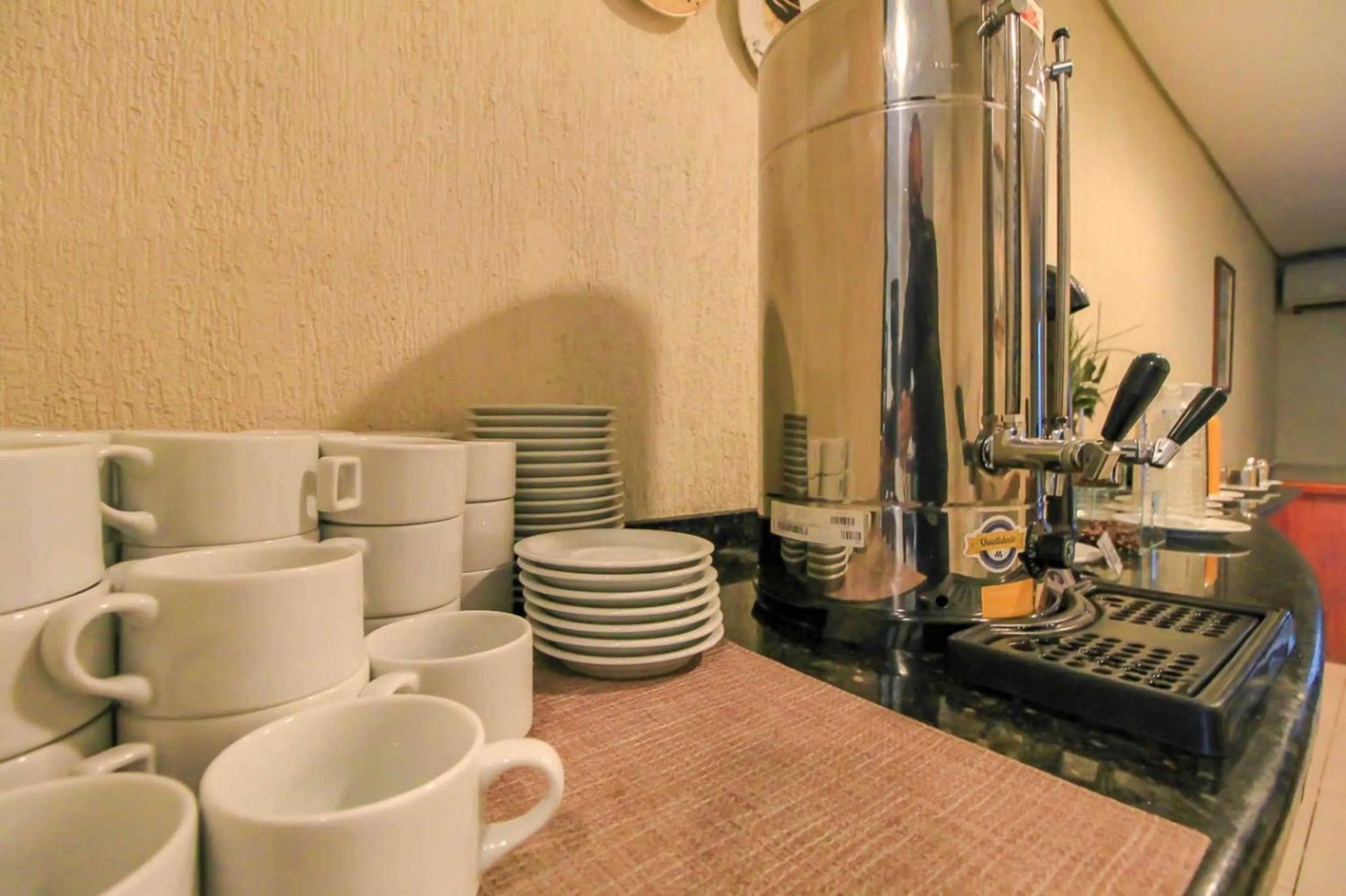 Coffee/tea facilities in Coral Express, próximo a Hospital Mae de Deus, IPIRANGA Instituto de Cardiologia