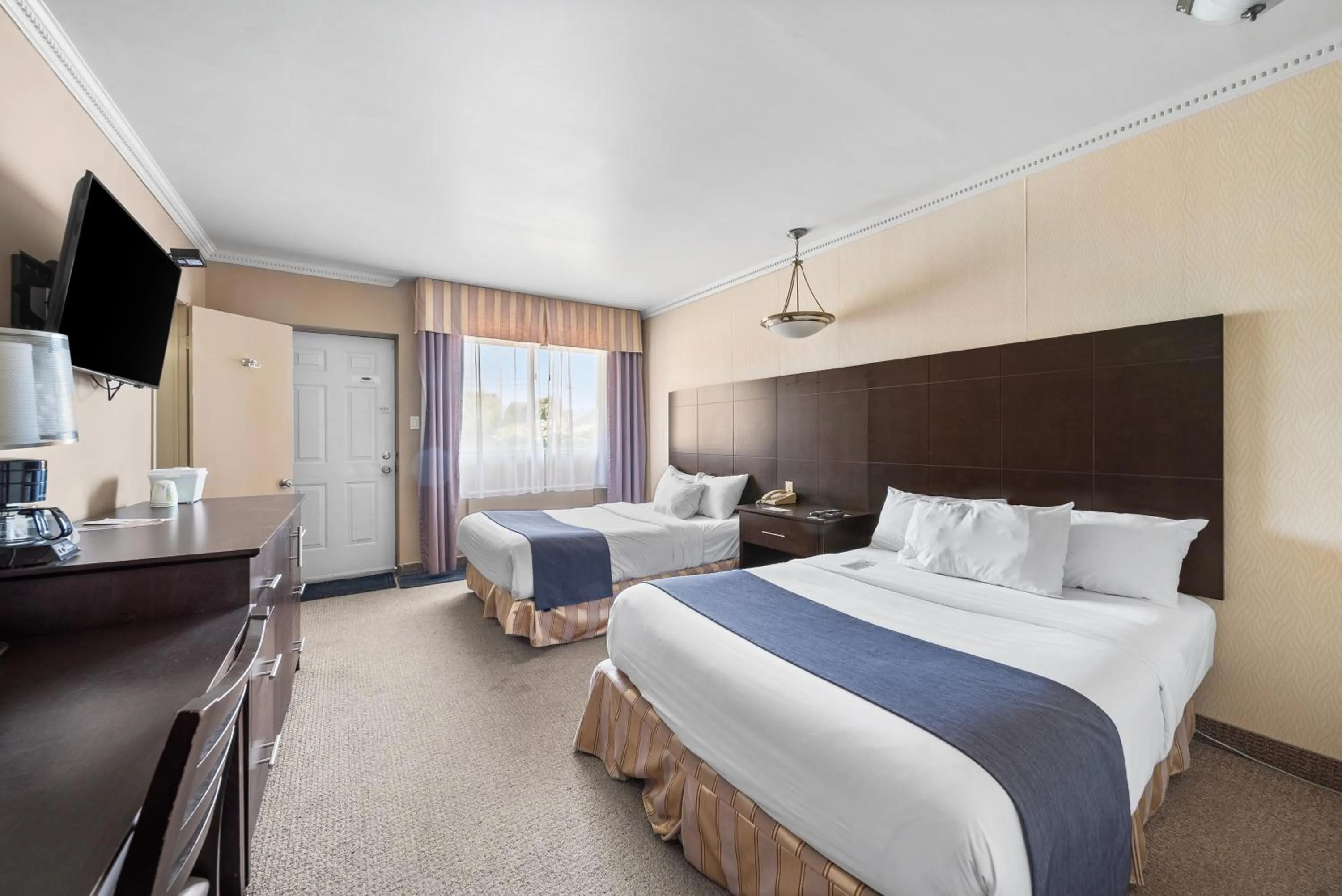 Bed in Hotel-Motel Coconut