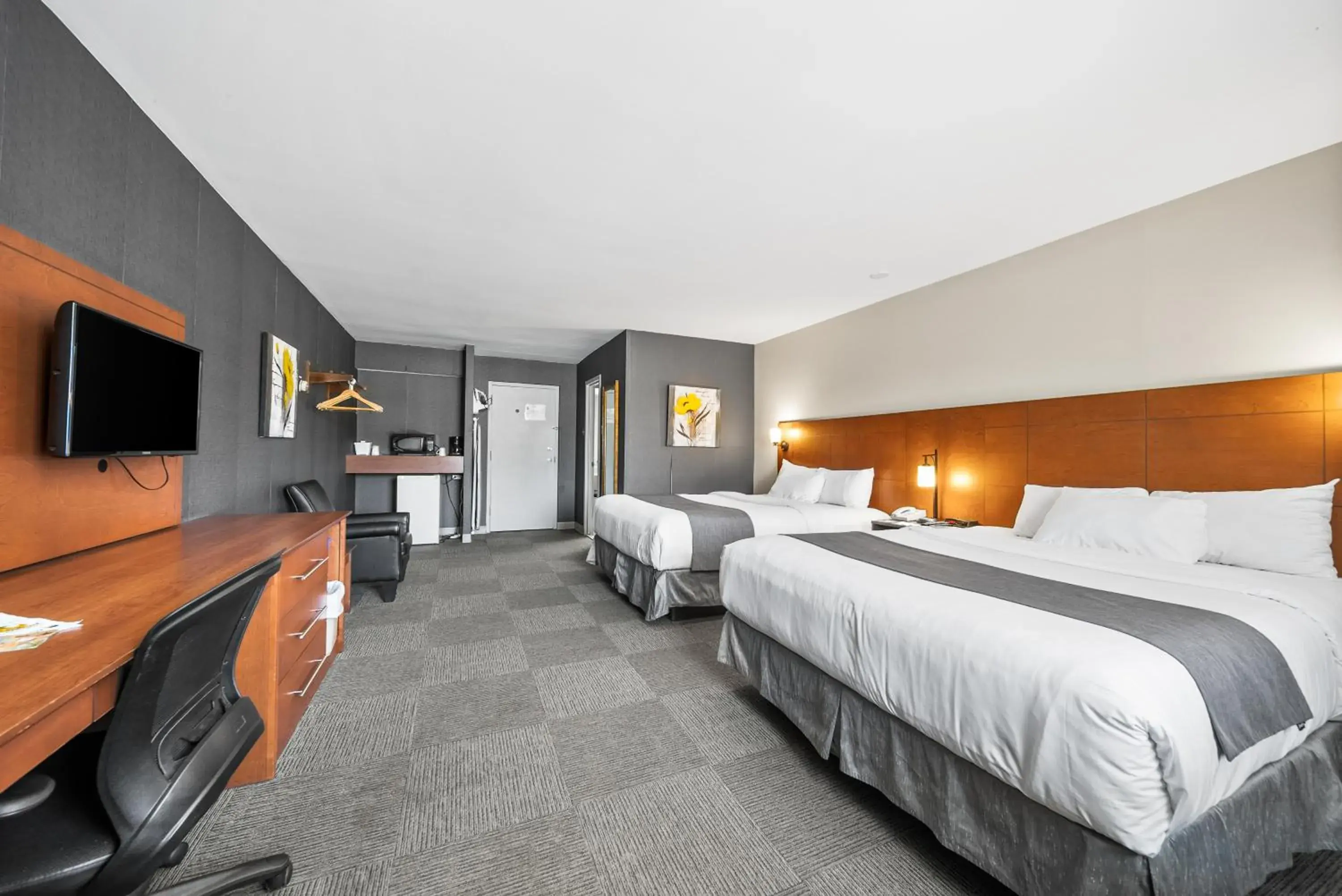 Deluxe Double Room in Hotel-Motel Coconut Deluxe Double Room in Hotel-Motel Coconut