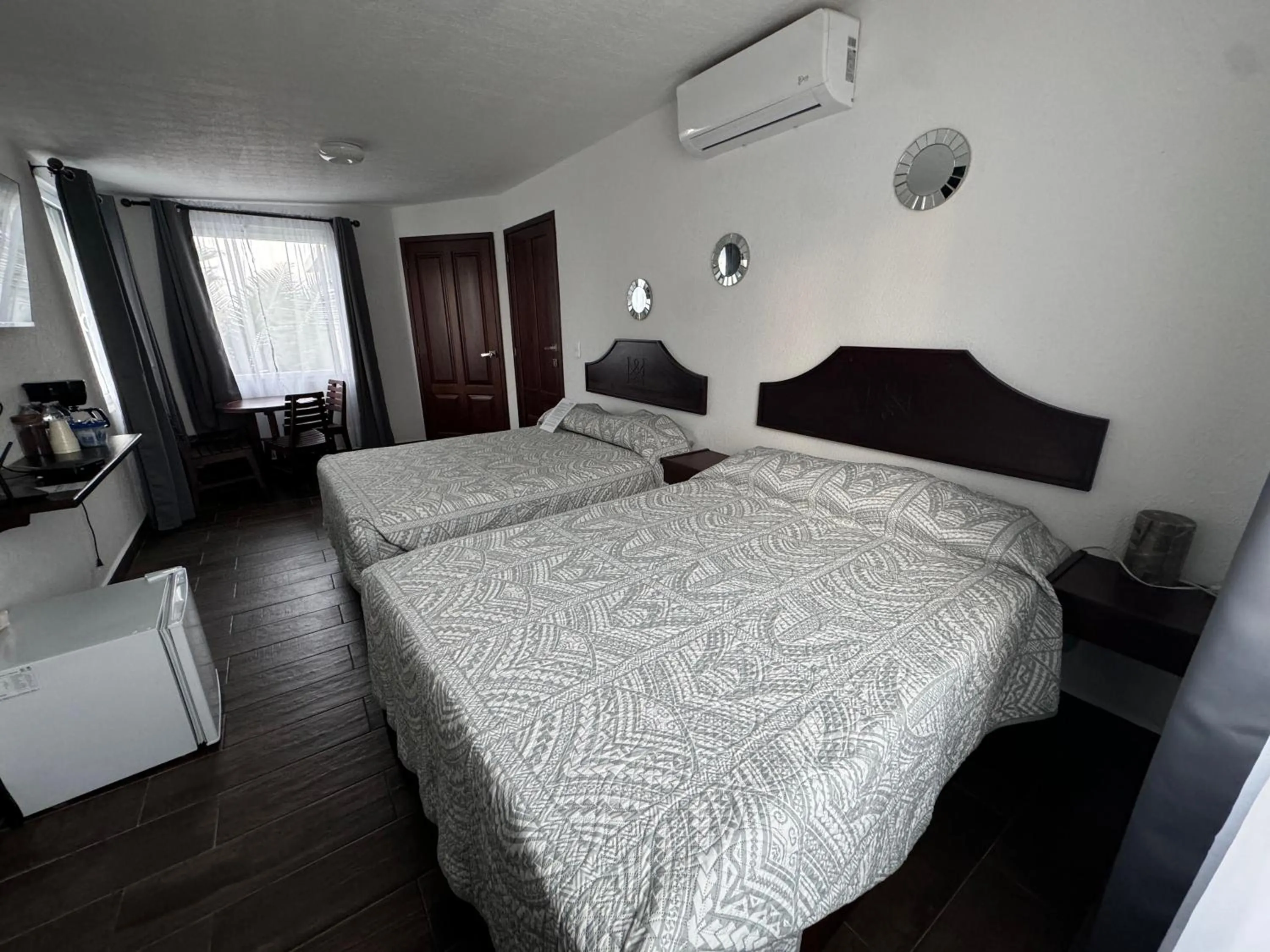 Photo of the whole room, Bed in Ananta Hotel