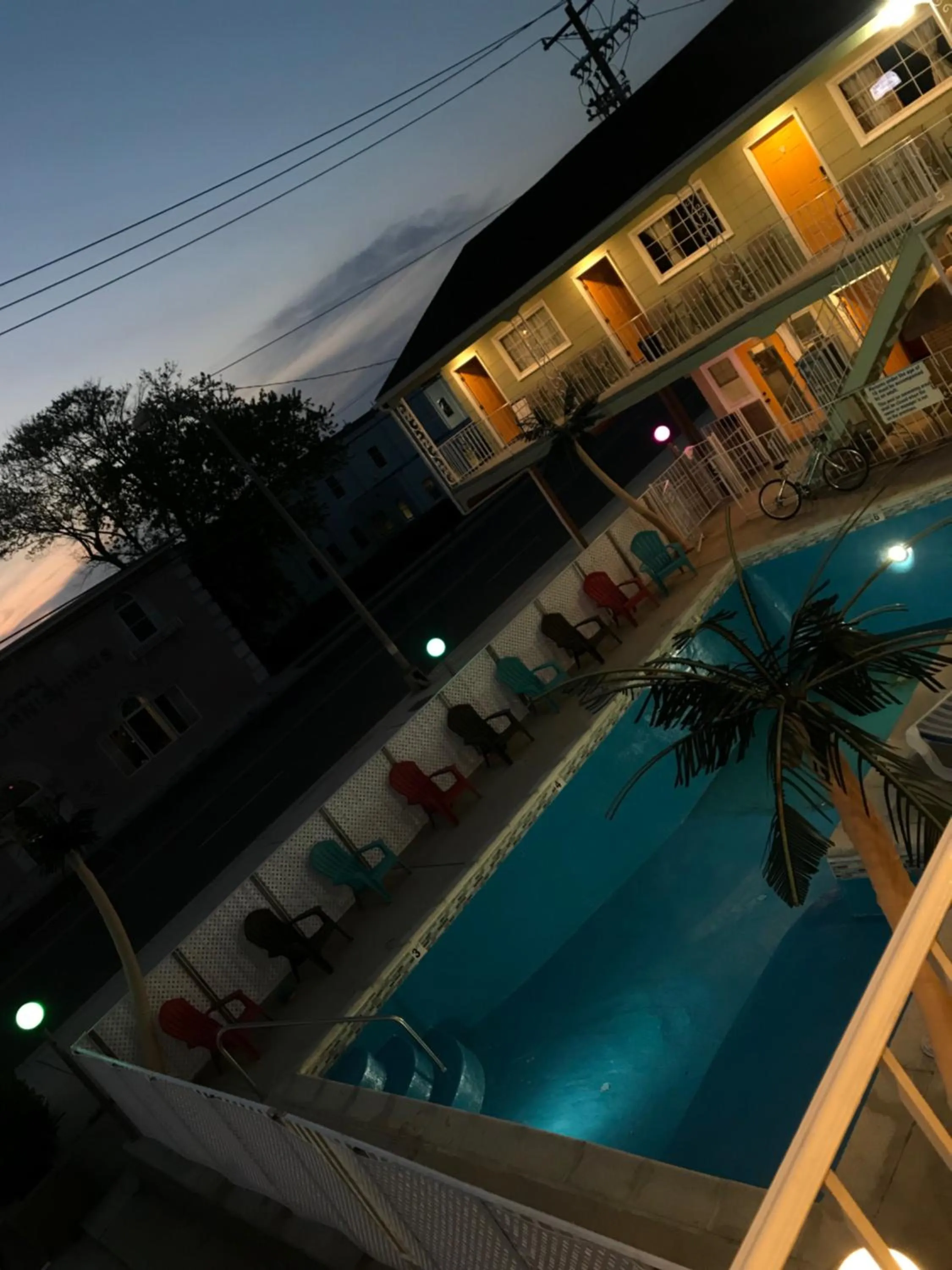 Swimming pool in Sunrise Inn
